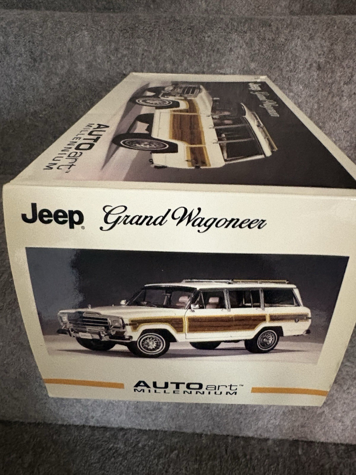 AUTOart Millennium 1/18 Jeep Grand Wagoneer #74001 Boxed Model Car