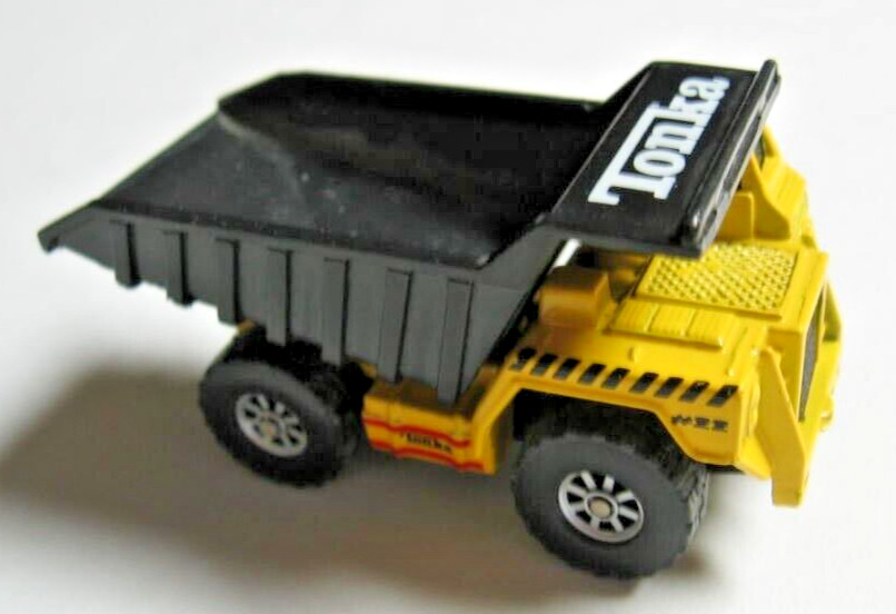 Lot of 13 – 2000 Maisto Tonka Hasbro Diecast / Trucks-commercial -equipment