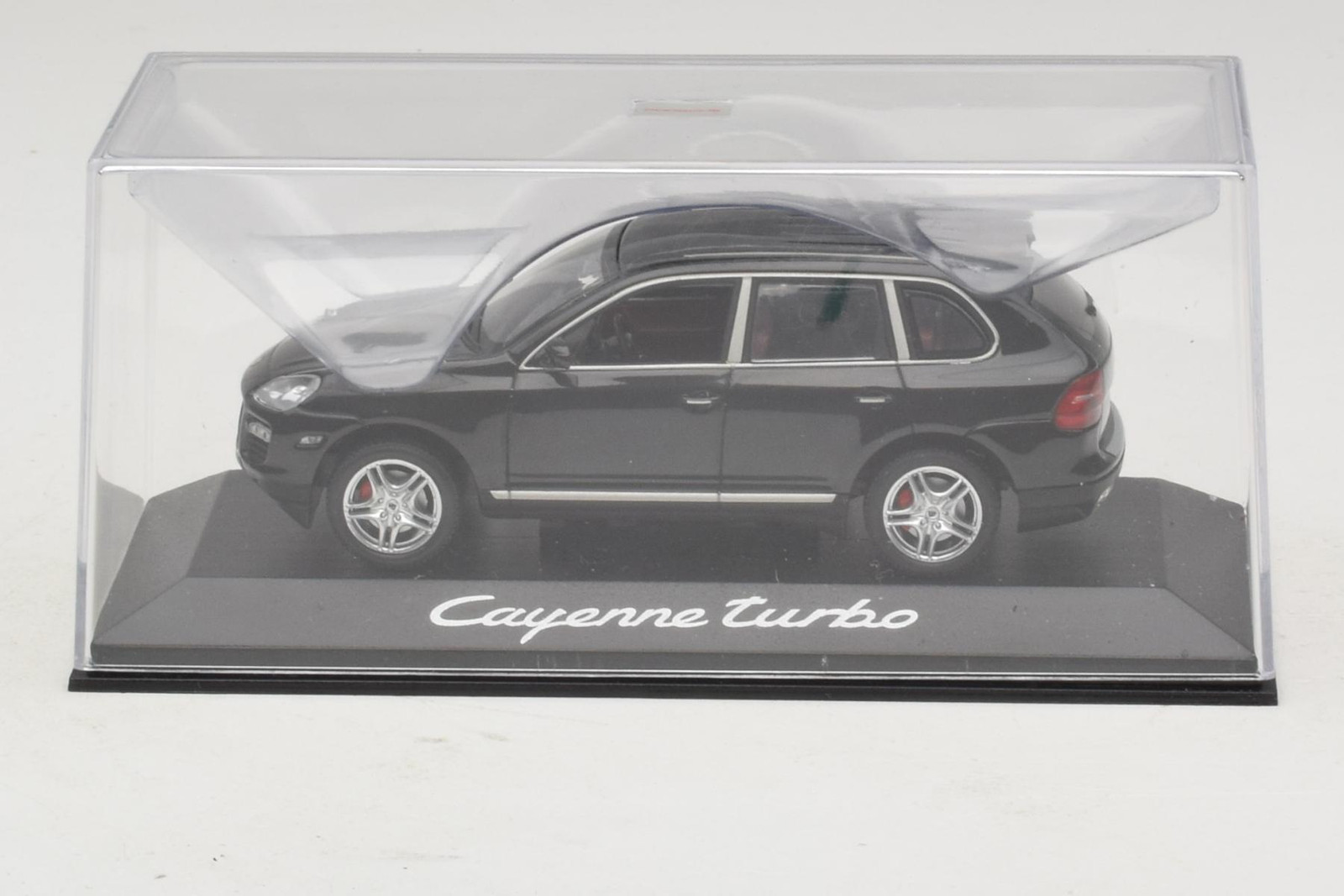 WAP02061117 Porsche Cayenne Turbo Dark Green Metallic Minichamps 1/43