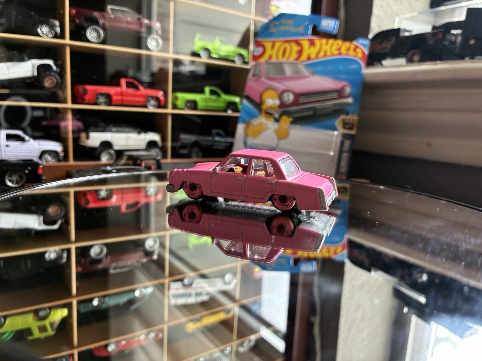 Hot Wheels The Simpsons Family Car HW Screen Time 2026 Pink Homer Simpson