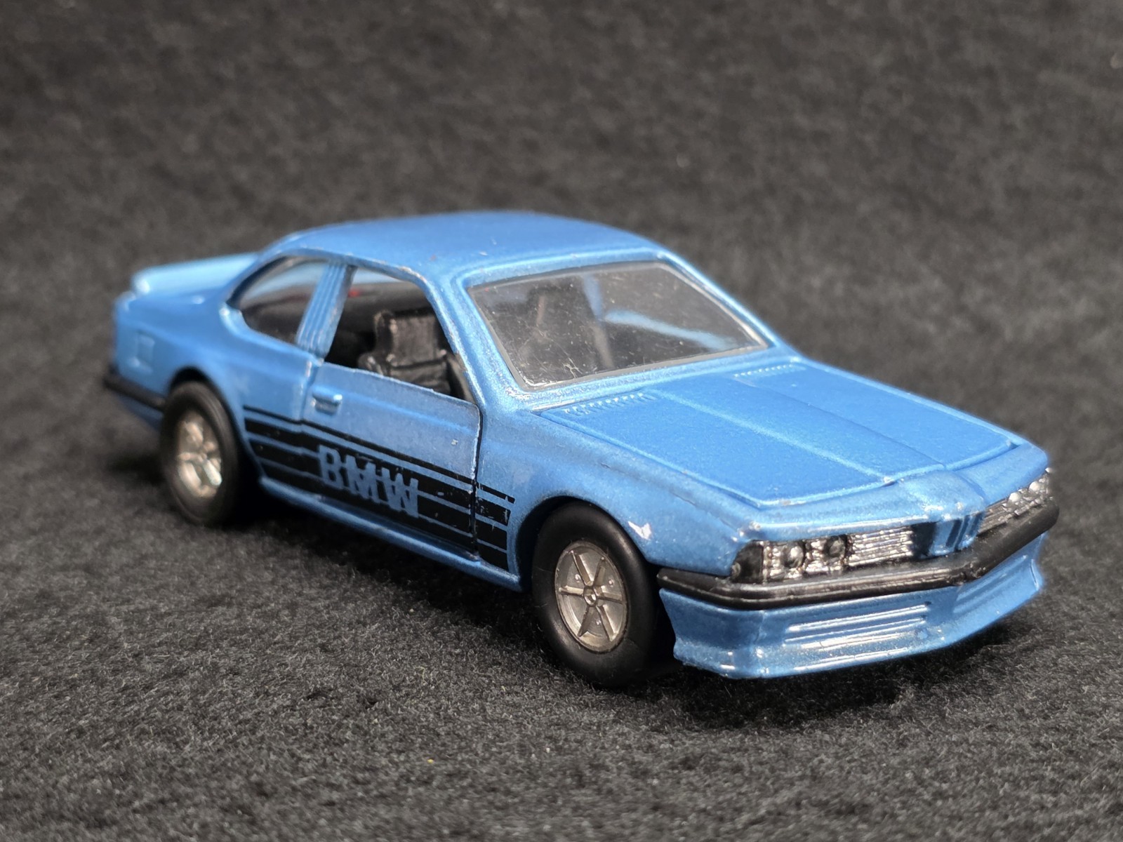 1/41 Sunnyside SS-907 BMW 635 CSi Pullback – Blue