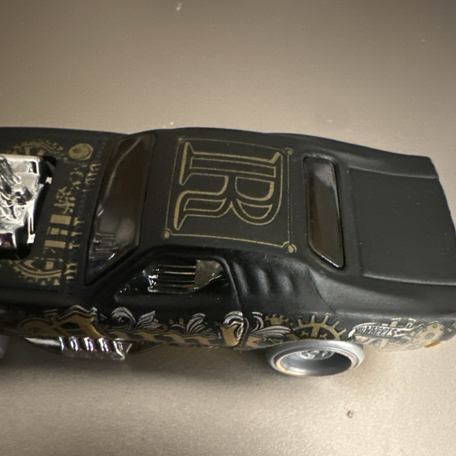 Hot Wheels 1:64 Rodger Dodger Diecast Car Black Gold Silver Steampunk