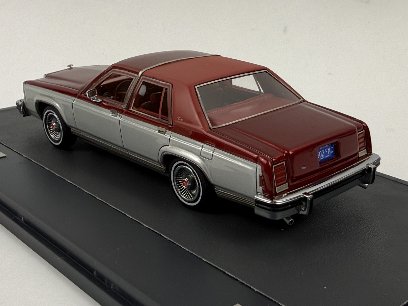 Matrix 1:43 1986 Ford LTD Crown Victoria LX Dark Red/Silver MX20603-402 – LE 408
