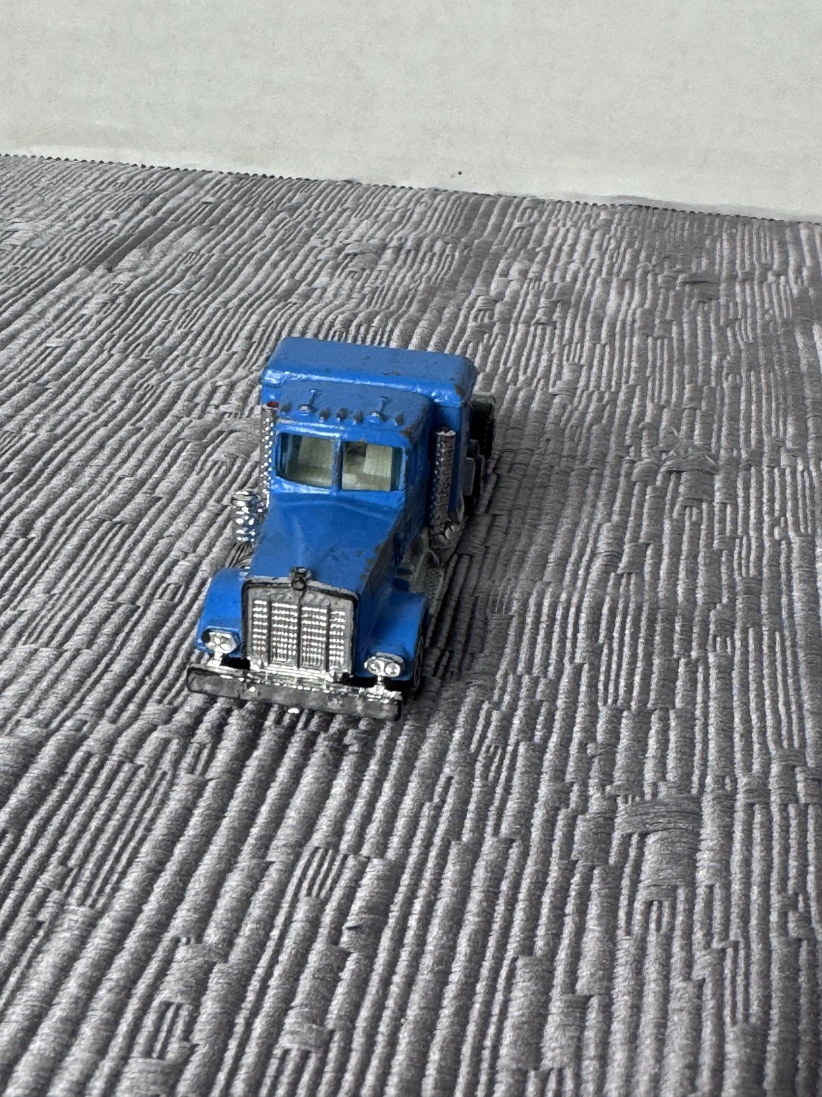 Yat Ming Blue Semi Truck Tractor Unit Small Diecast Toy Vehicle China Loose