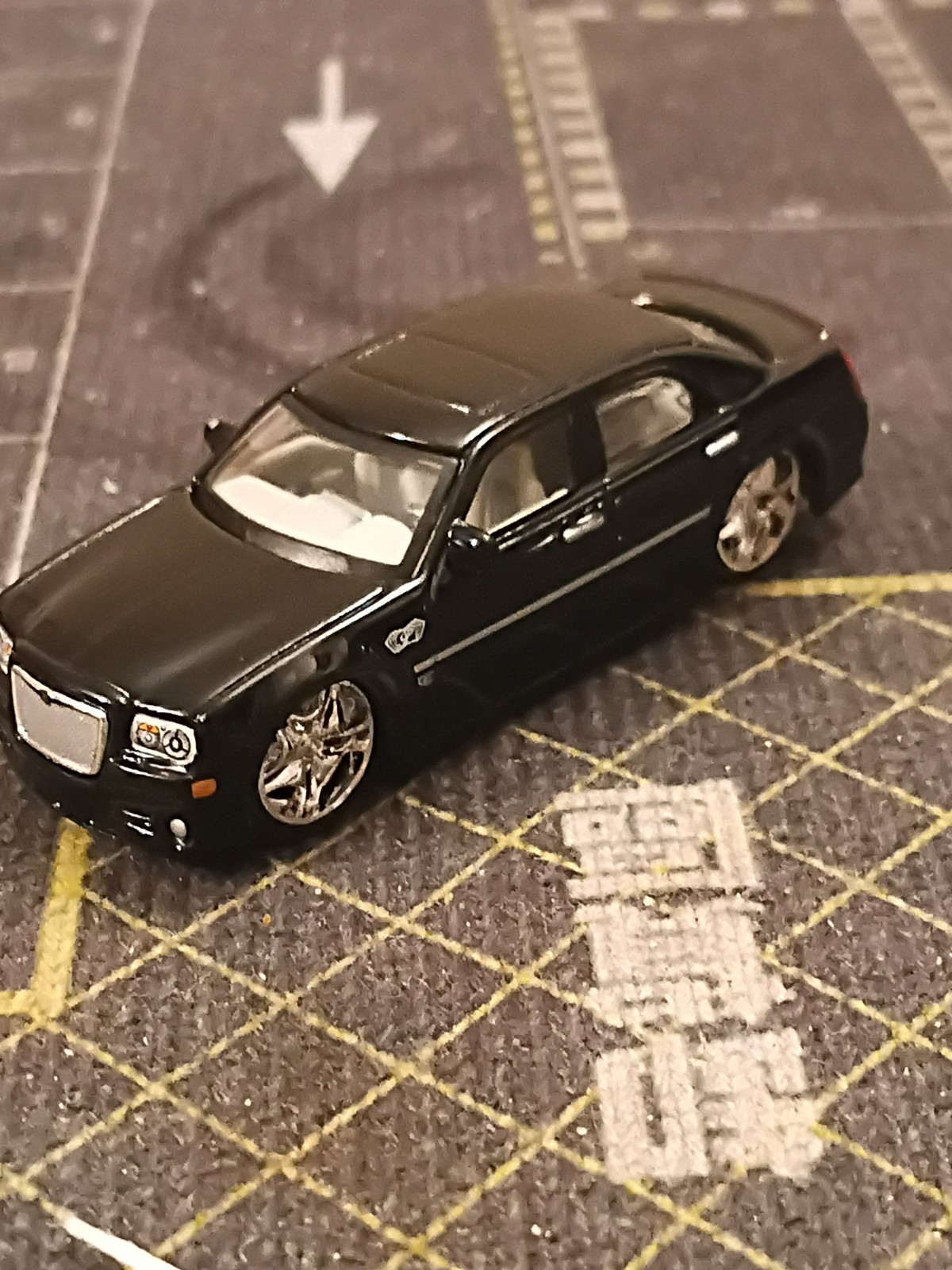Maisto Playerz 1/64 2005 Chrysler 300C Hemi