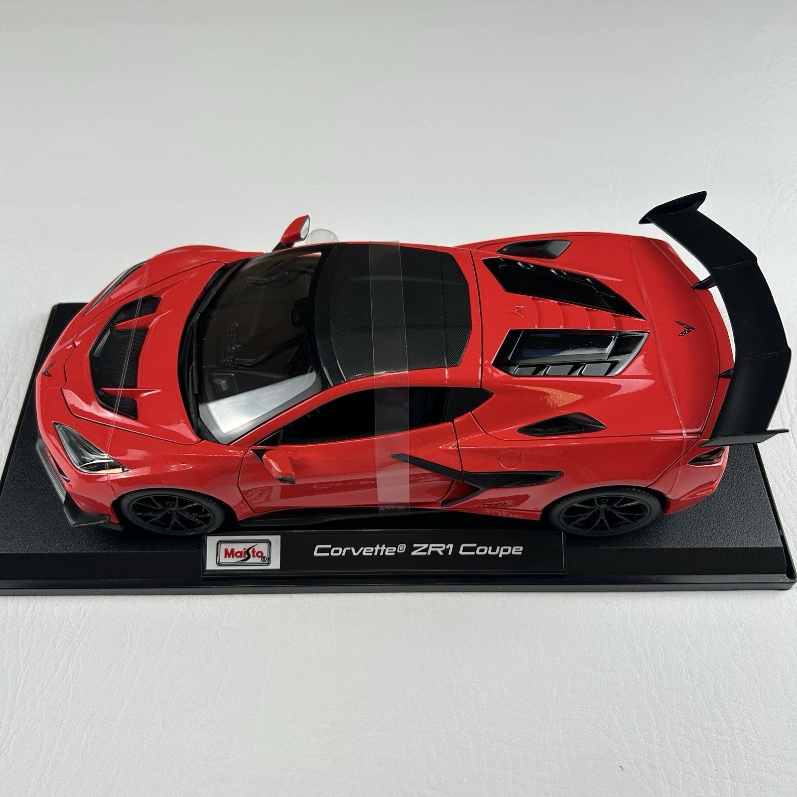 Chevrolet Corvette ZR1 Coupe Maisto 1:18 Special Edition Red Diecast Model Car