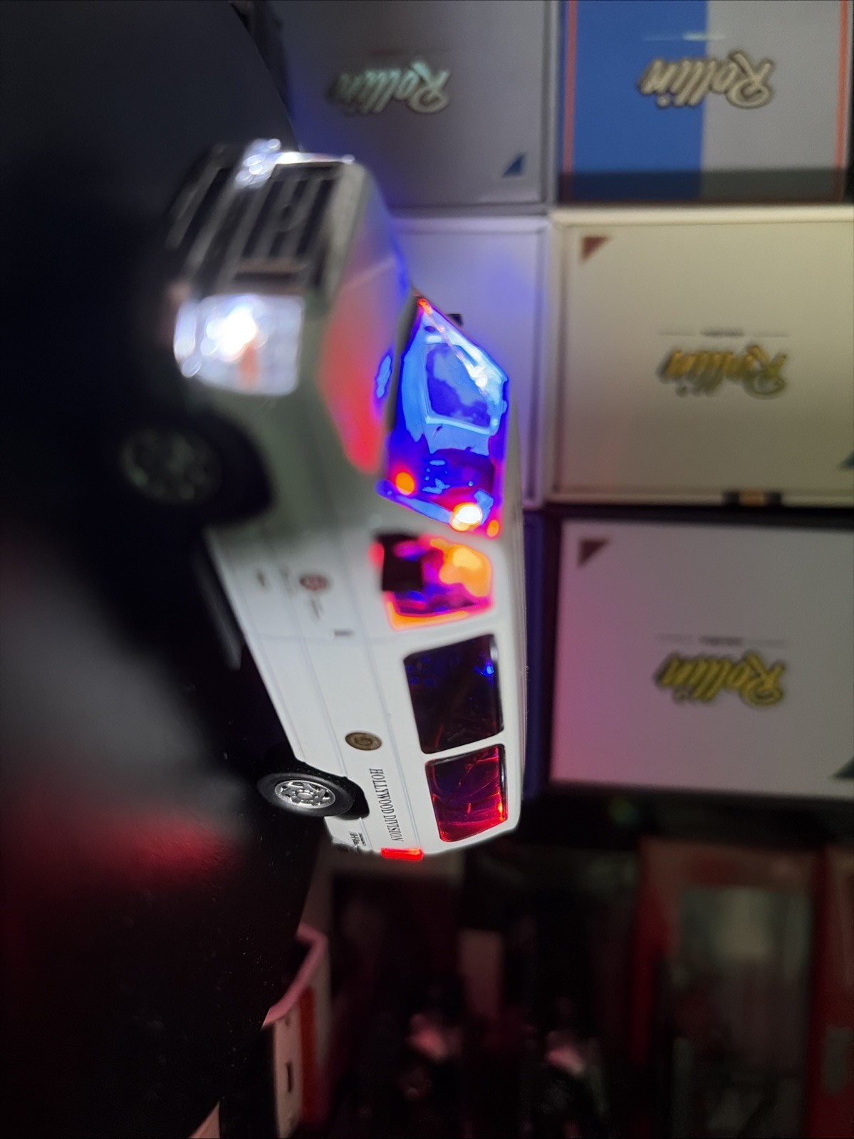 596 Model 1:64 Ford E-Series E350 Super Duty LAPD With LED Lights