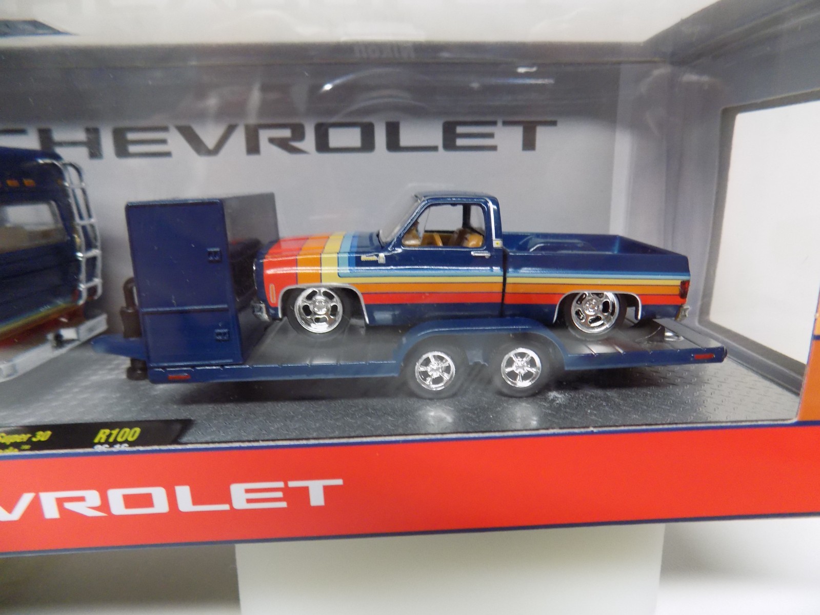 M2 Boxed – ’75 CHEVY CHEYENNE SUPER 10 CAMPER & ’78 CHEVY C10 SILVERADO BOX SET