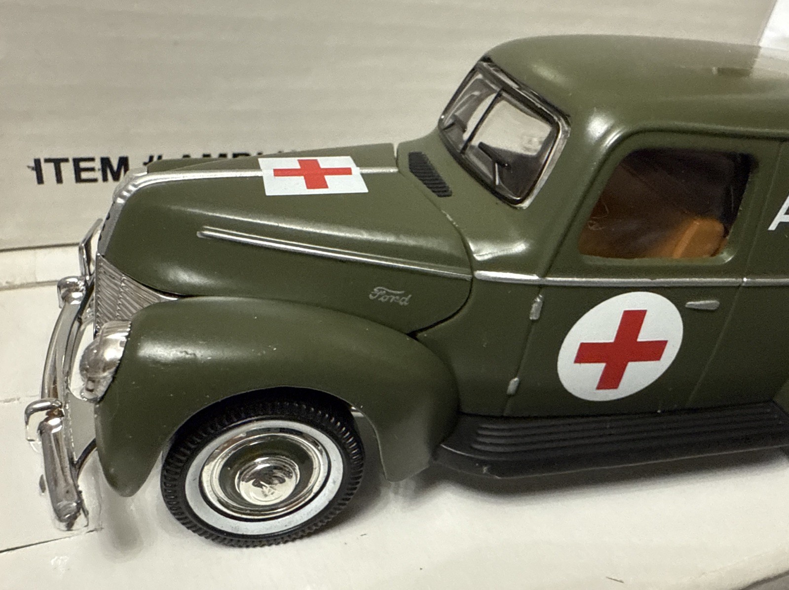 National Motor Museum Mint ~ 1940’s Van AMBULANCE ~ 1:32 Diecast – NEW IN BOX