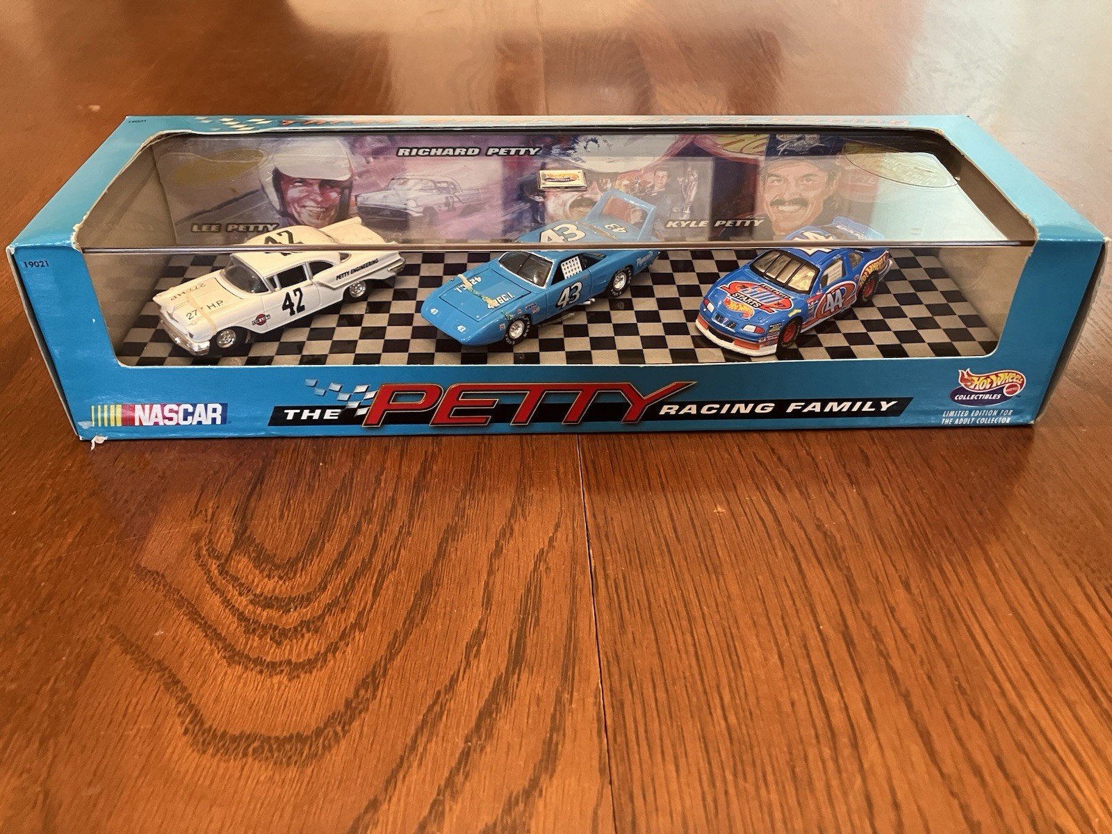 Hot Wheels PETTY RACING FAMILY Limited Ed. 3 Car Set, 1997. Lee, Richard, Kyle.