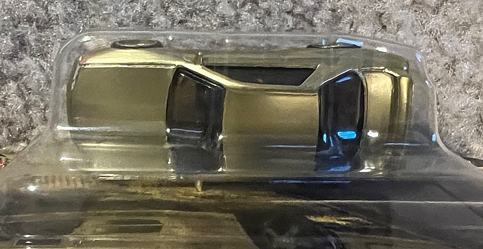 Hot Wheels Premium Vintage Racing Nissan Skyline GT-R (BNR32) Gold Chase