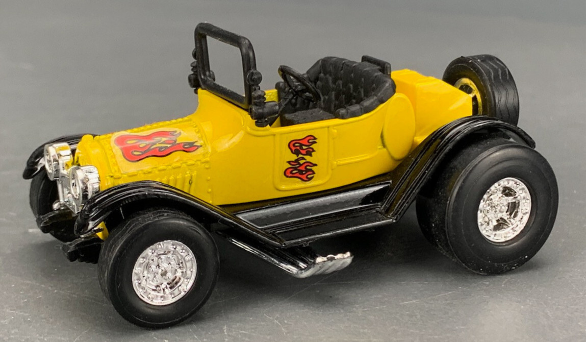 1:43 ERTL Diecast Hot Roddin’ 1914 Chevy Royal Mail Roadster Hot Rod D1159