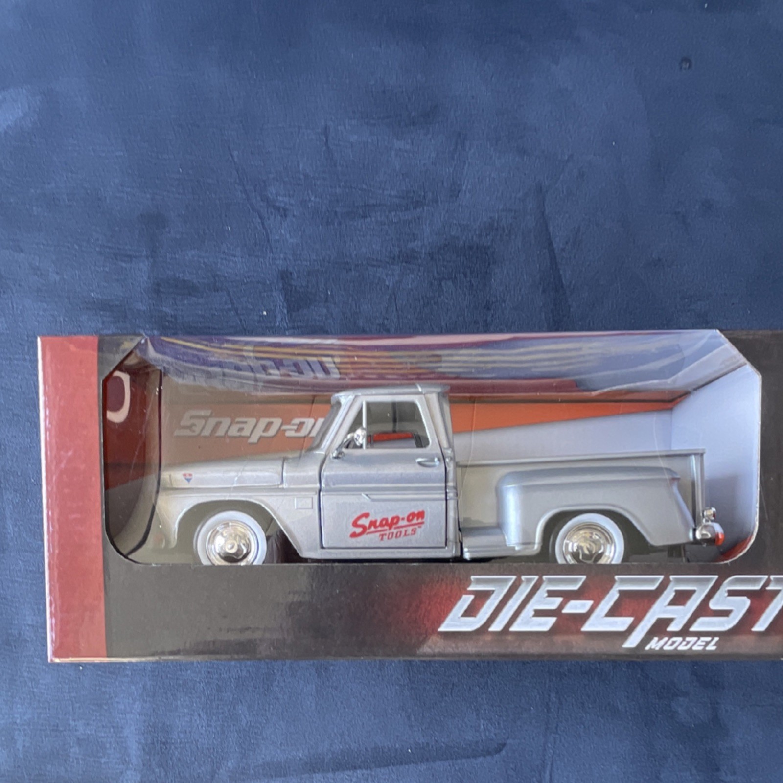 Snap-on Diecast Metal Pickup Truck Silver Adult Collectible Model 17 Years & Up