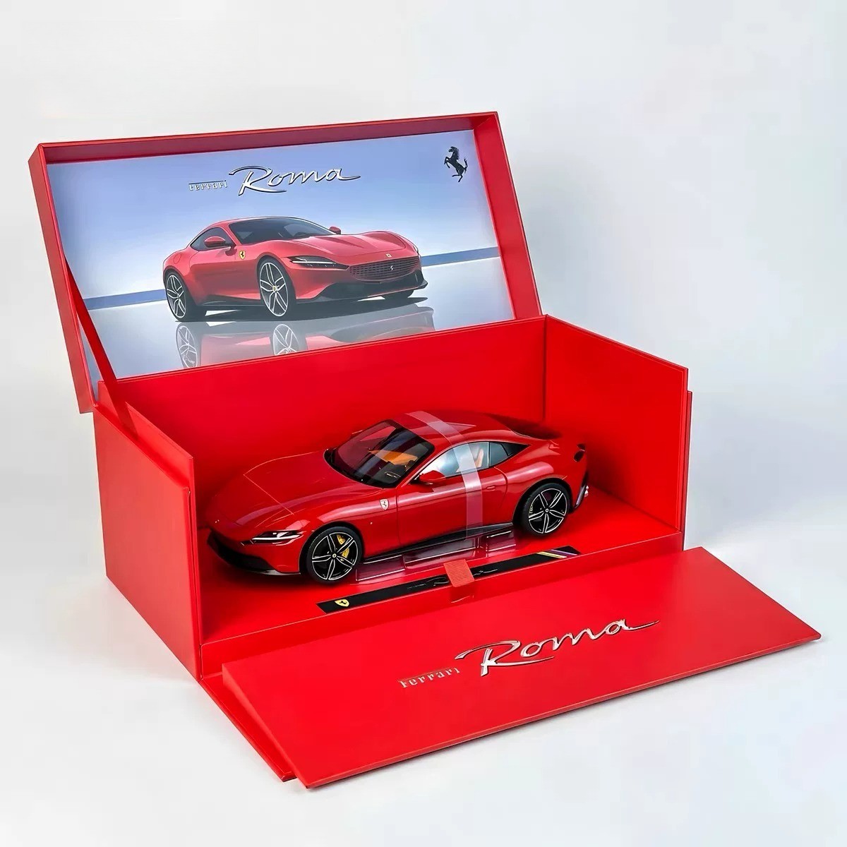 Bburago 1:18 Ferrari Roma Rosso Corsa Red Diecast Model Car Gift Box Edition