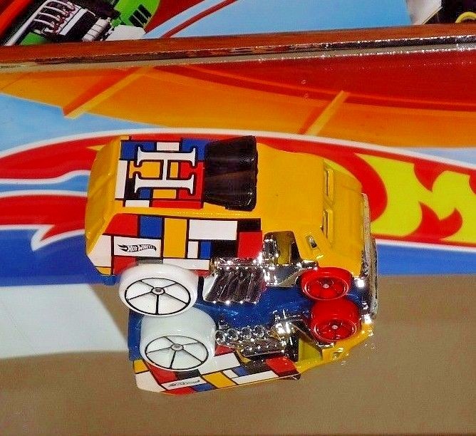2017 HOT WHEELS HW ART CARS – Cool-One – Kmart Days Color Release – Loose
