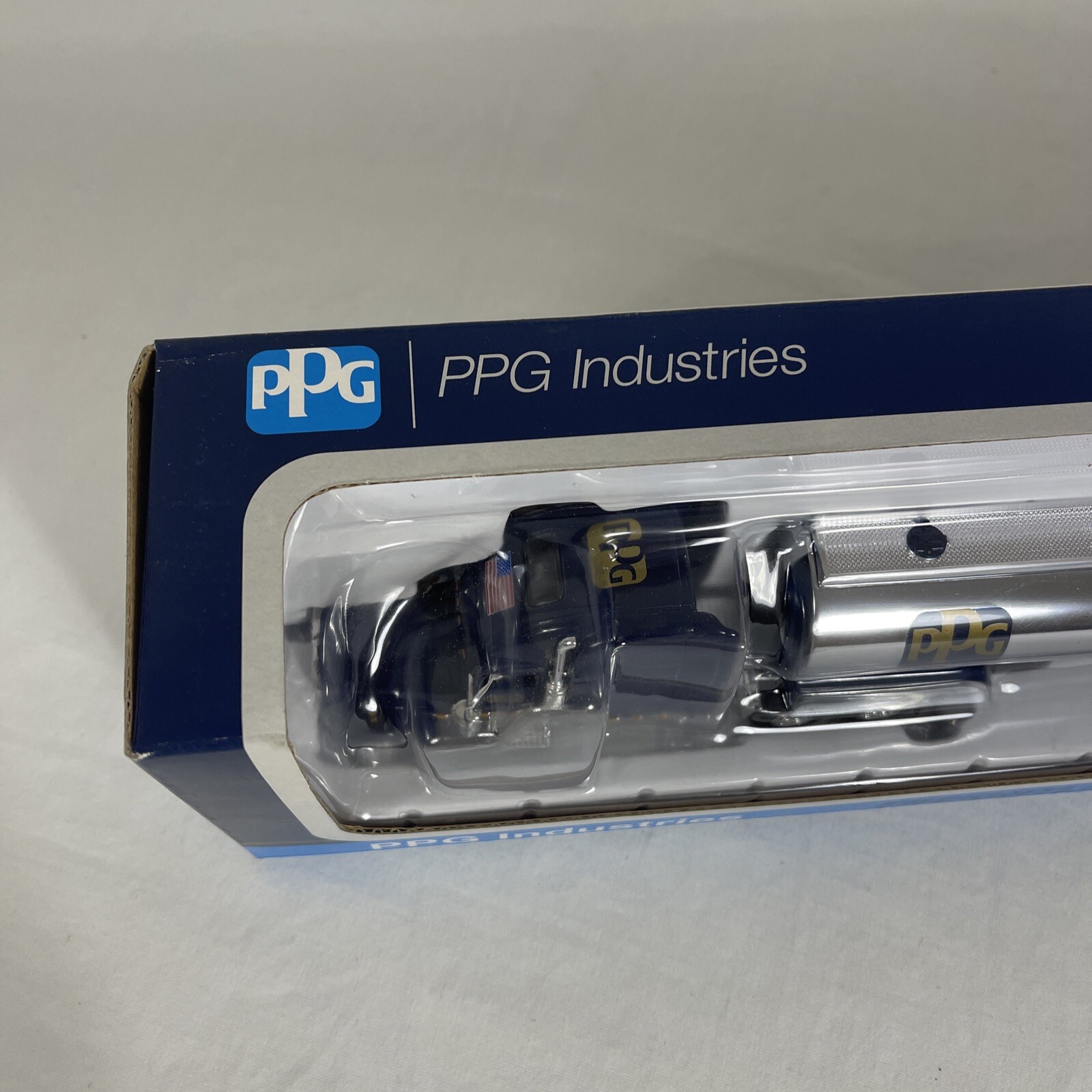 SpecCast 36516 Freightliner Classic XL 1:64 PPG Propane Tanker Blue Die Cast