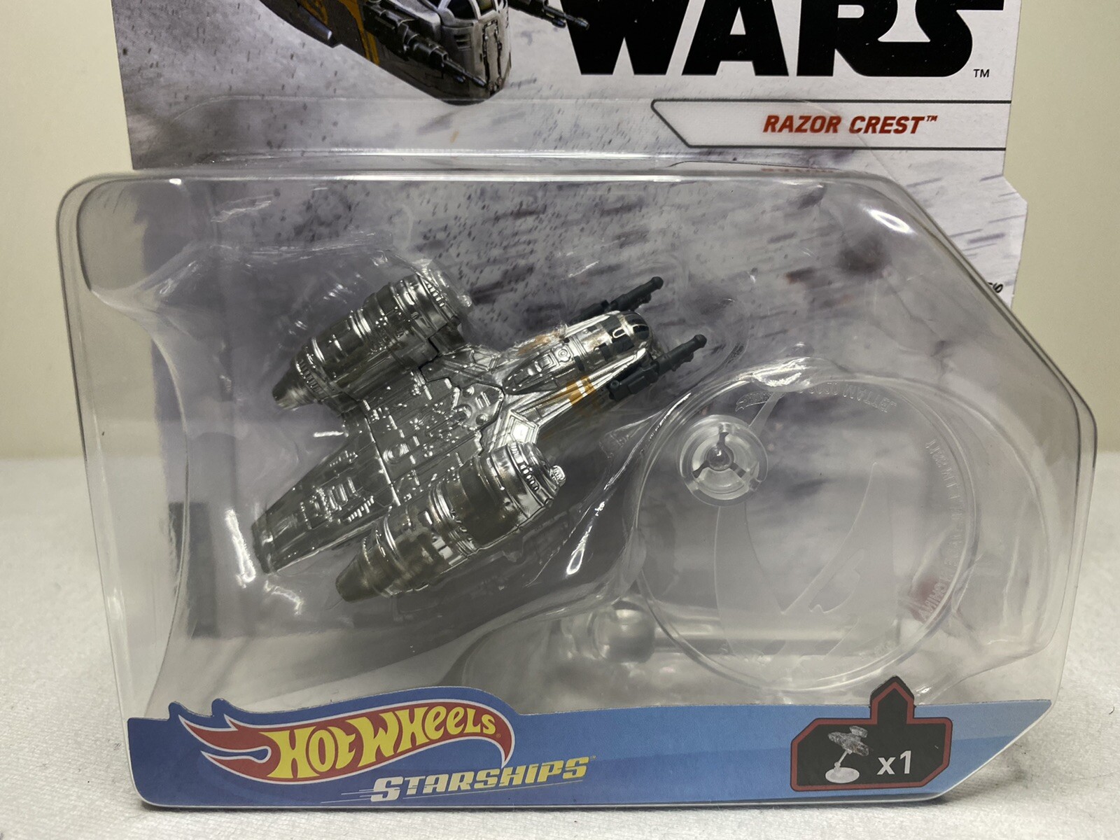 Hot Wheels Star Wars Starships Razor Crest + Child Hover Pram Diecast Disney