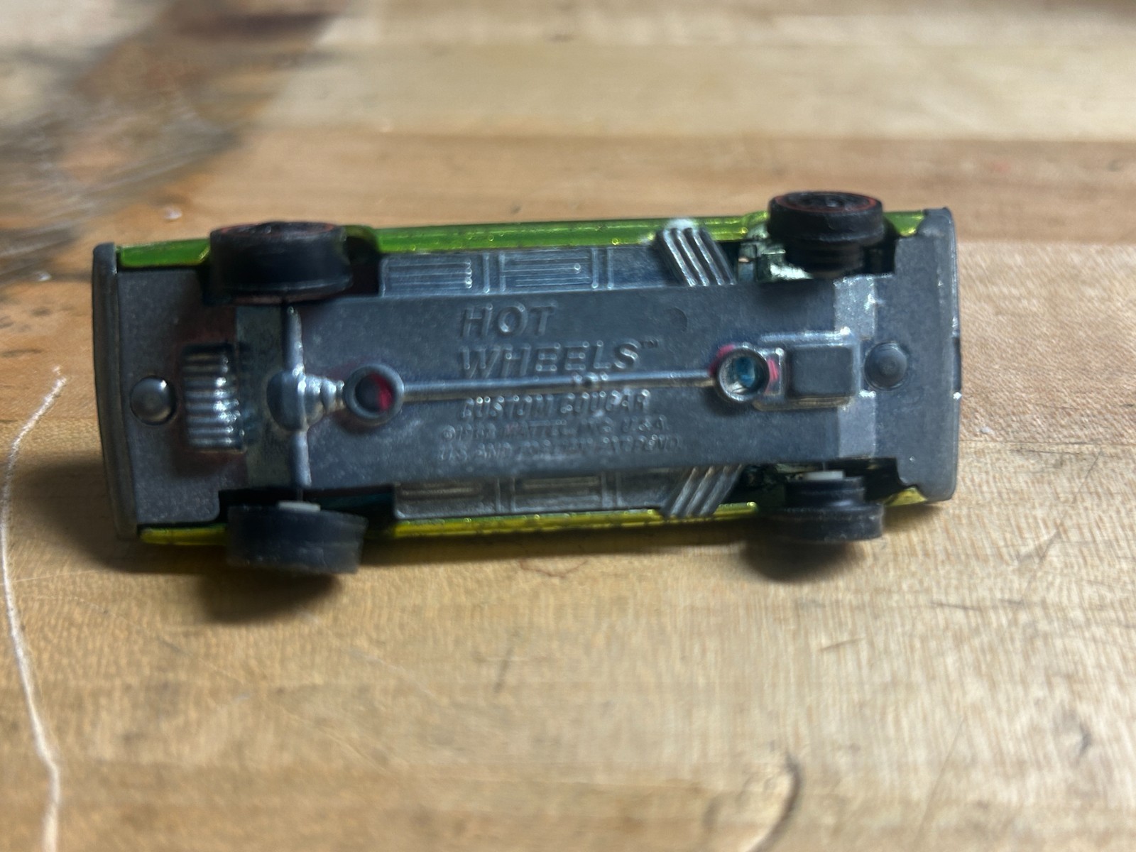 Hot Wheels Custom Cougar Small Tank – Antifreeze Yellow Green – Red Line
