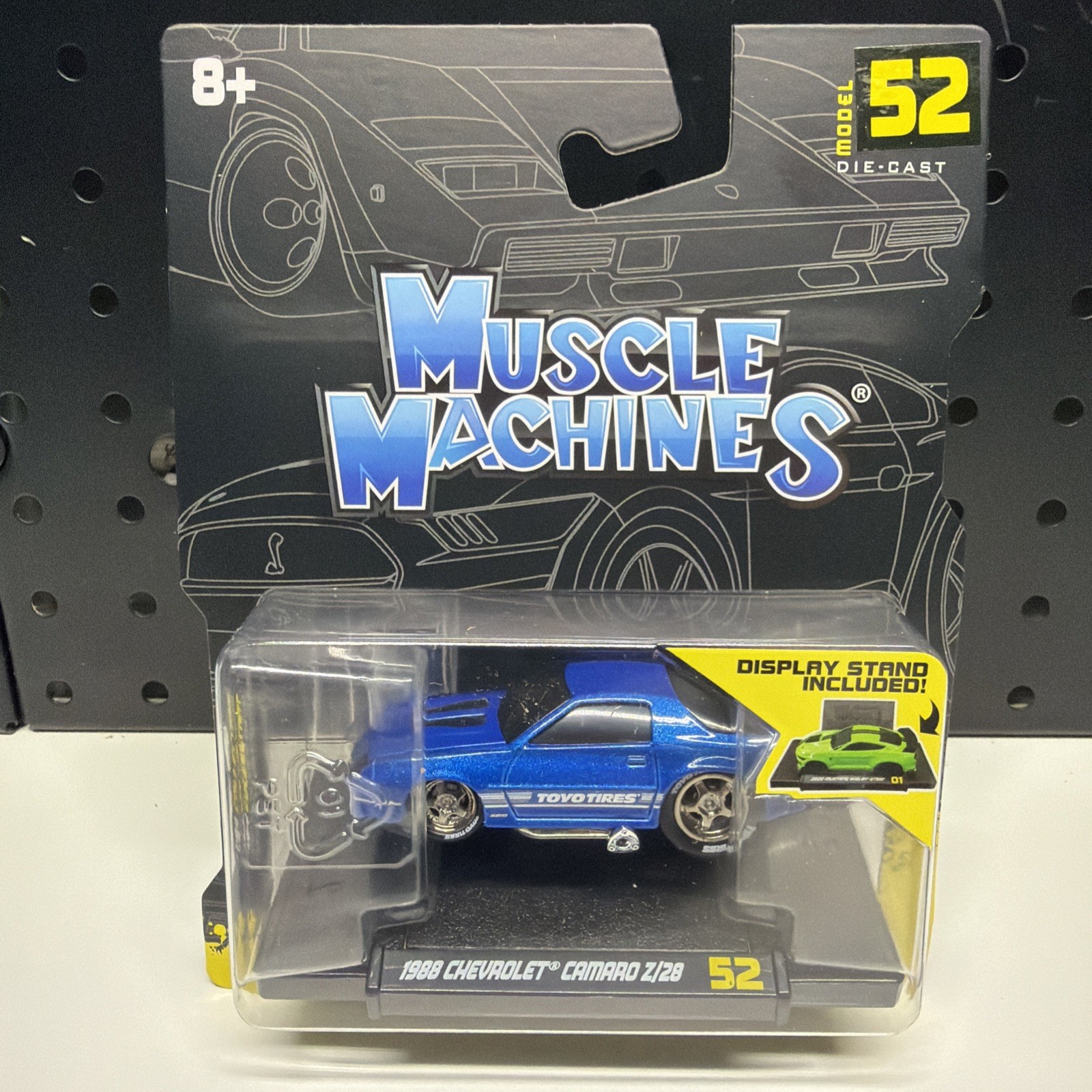 Maisto Muscle Machines Series 9 DieCast Model 52 1988 Chevrolet Camaro Z/28 Blue