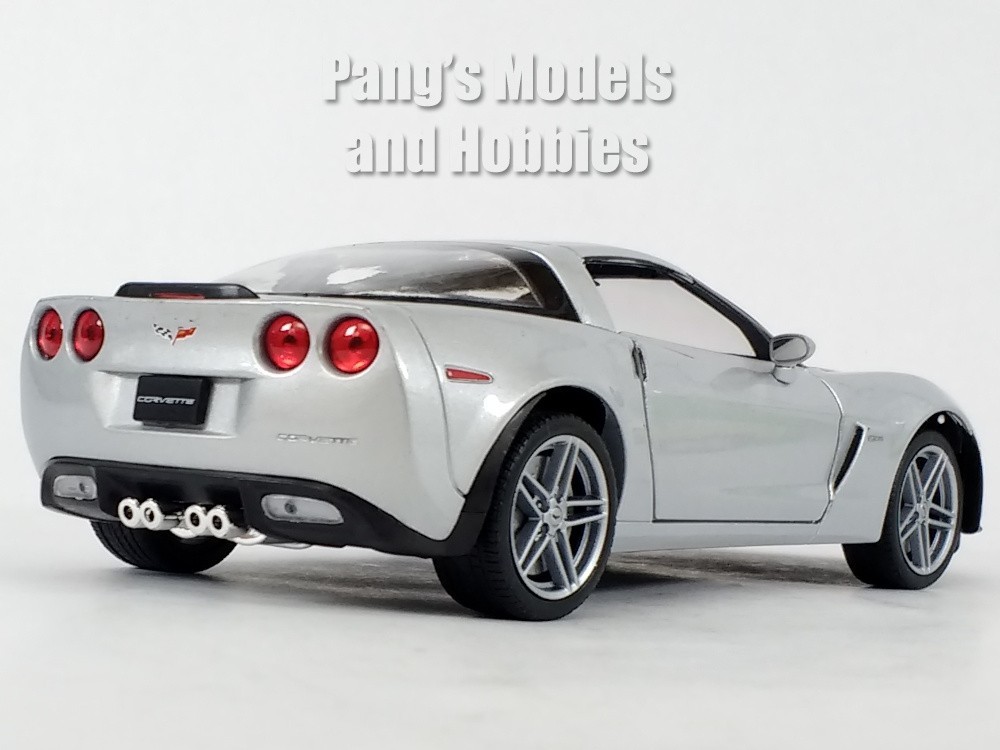 2007 Chevrolet Corvette Z06 C6 1/24 Scale Diecast Model by Welly – SILVER