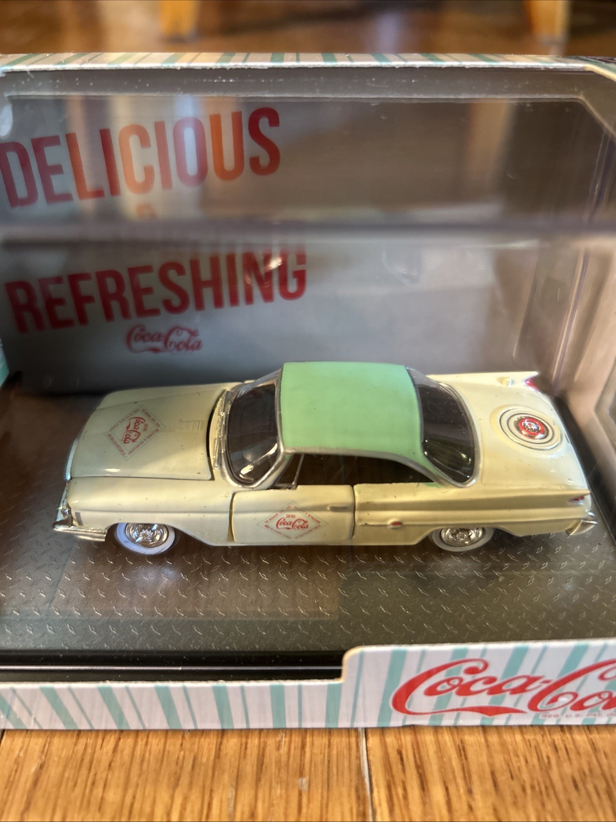 M2 Machines Haulers TW20 2022 Coca-Cola ​1958 Dodge COE & 1960 Chrysler 300F NEW