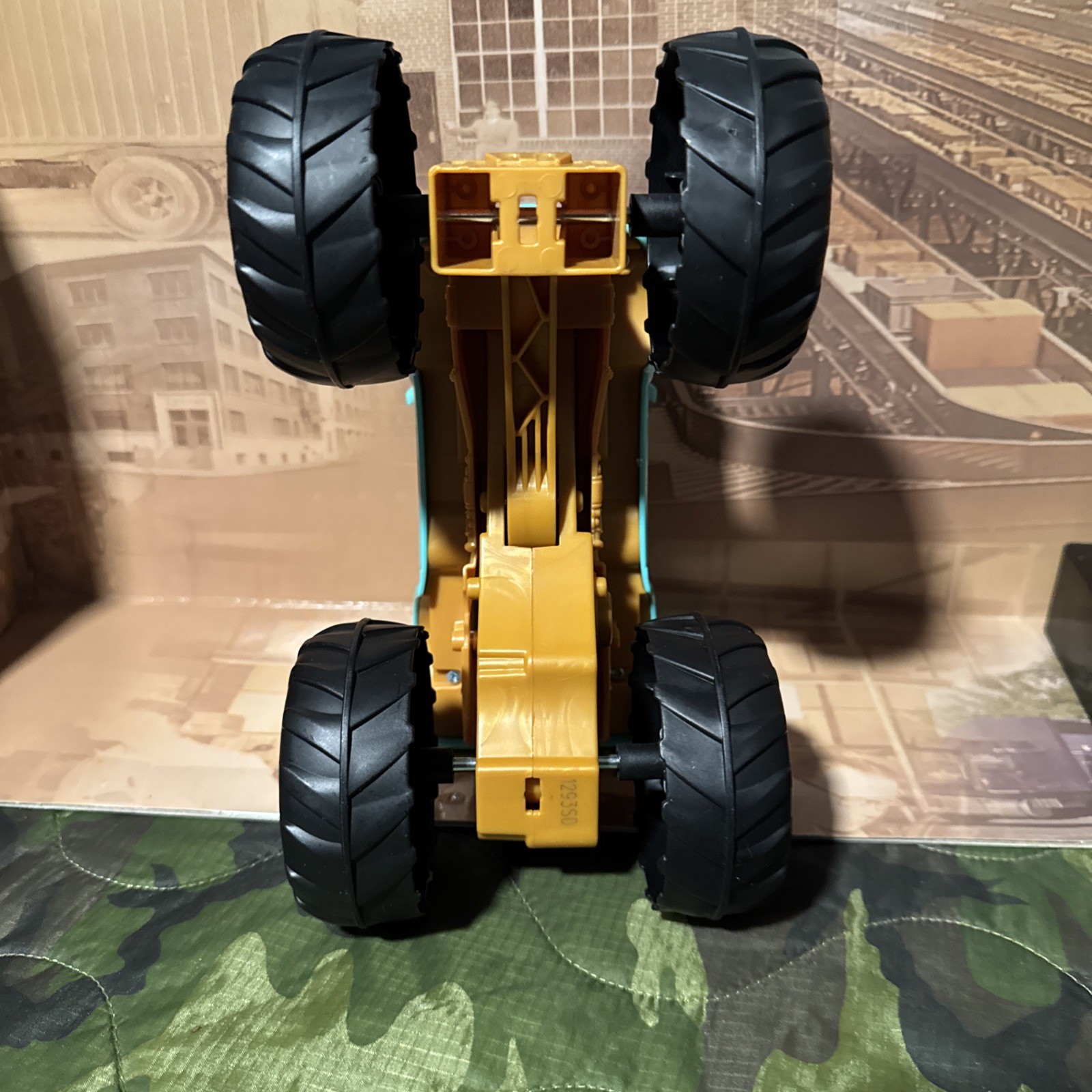 Disney Pixar Cars Ivy Monster Truck Mattel Road Trip Ivy