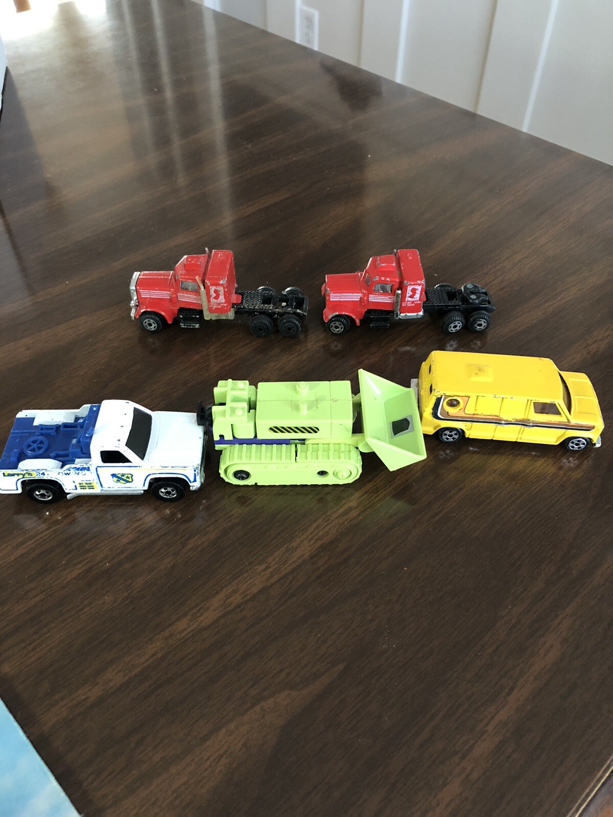 lot of 5 collectible die cast and plastic trucks, van, bulldozer and wrecker
