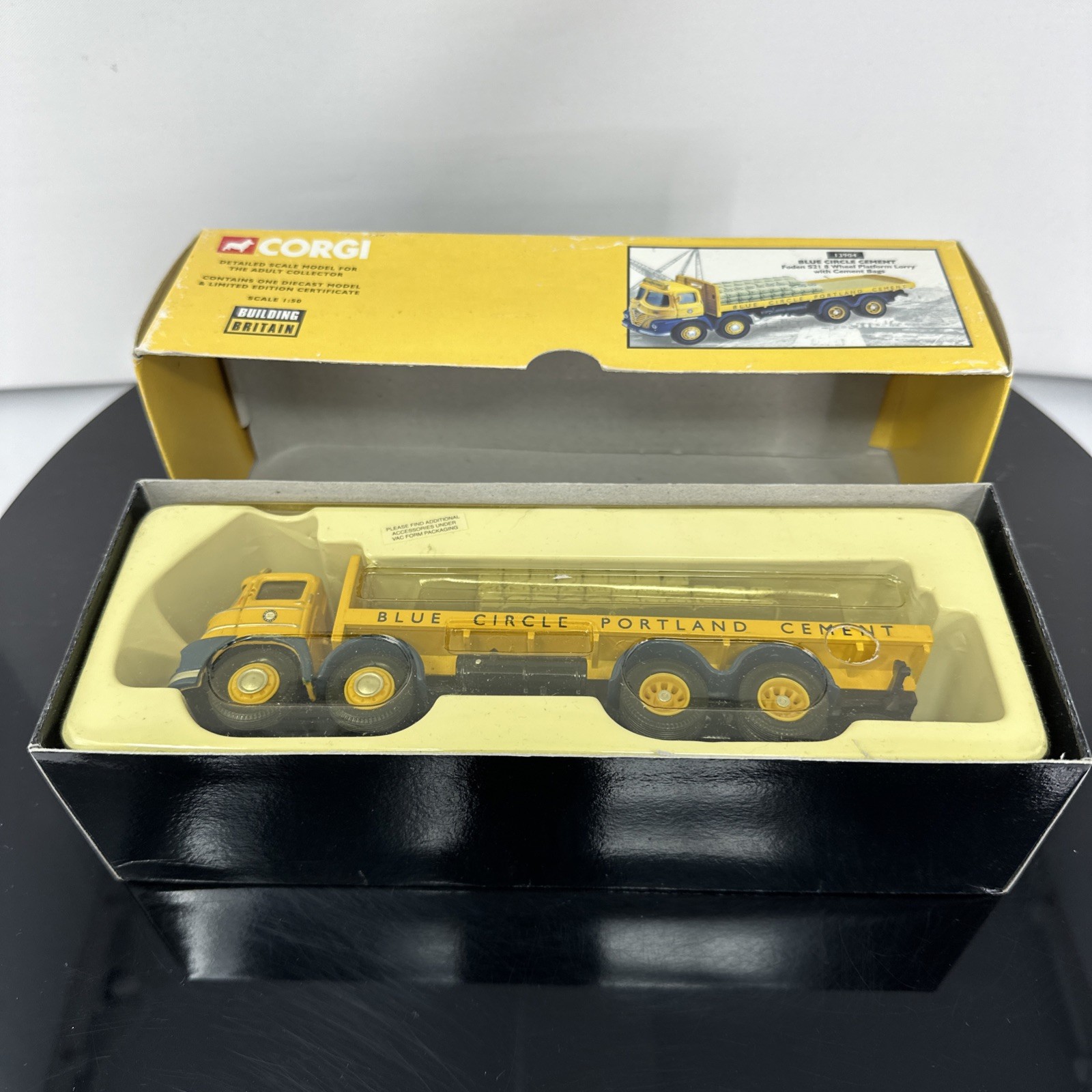 Corgi 13904 Blue Circle Cement Foden S21 8 Wheel Platform Lorry with Cement Bags