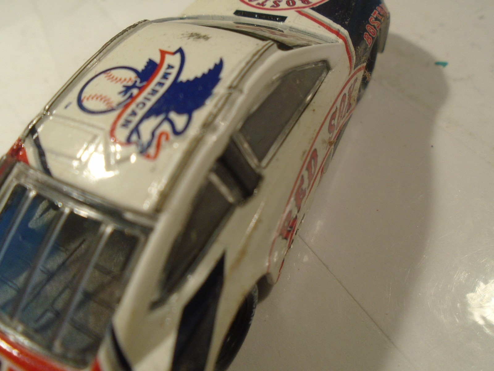 LIONEL/MLBP RACING 1/64 SCALE DIECAST BOSTON RED SOX CAR, EXCELLENT 1-185-1