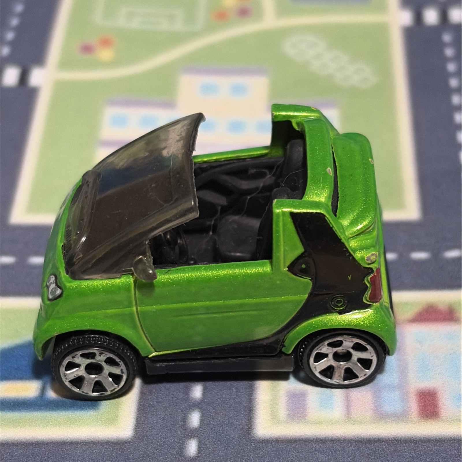 2009 Matchbox MBX Metro Rides #28 Smart Fortwo Cabrio Green Metallic 1:64 NM