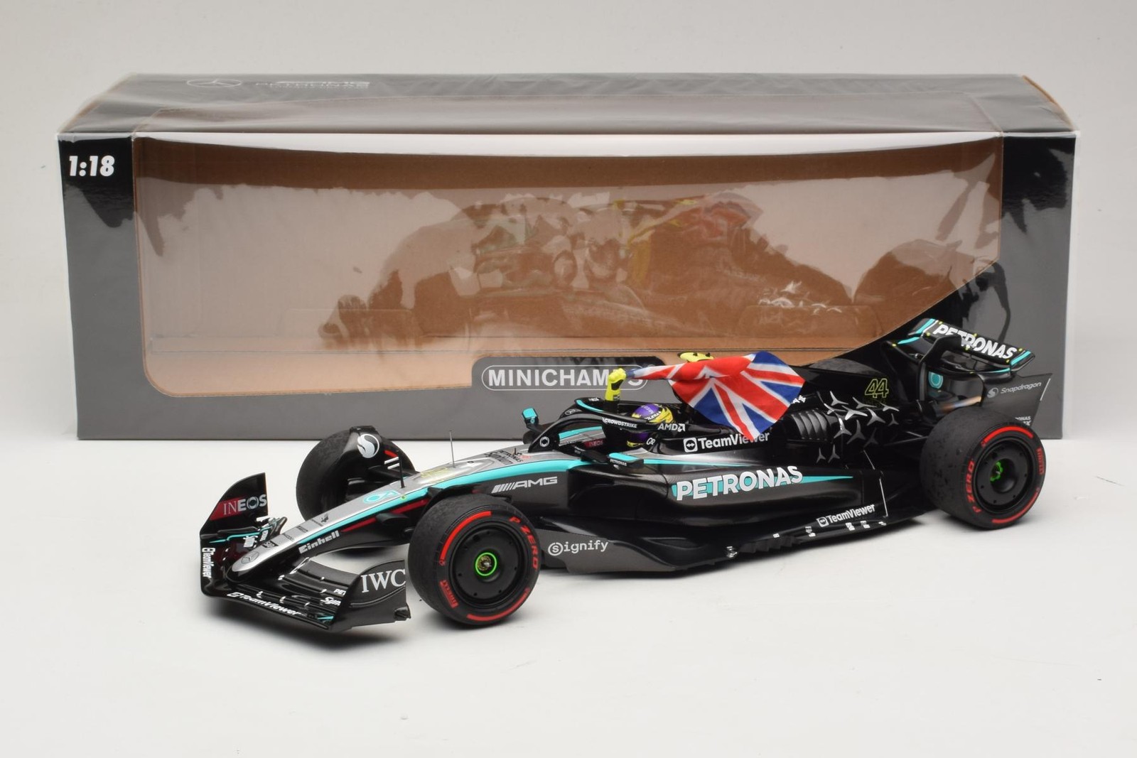Mercedes AMG W15 L. Hamilton Winner British GP 2024 Minichamps 1:18 | 110241244