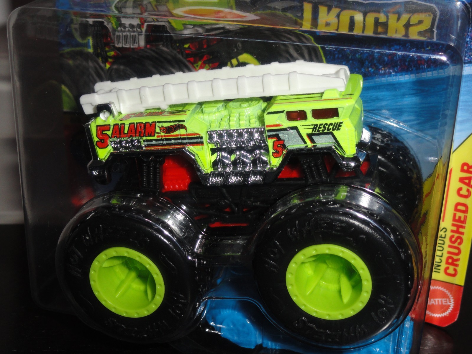 HOT WHEELS 2026 MONSTER TRUCKS CHAMPION CRASHERS 6/8 HW 5 ALARM (GREEN) DIECAST
