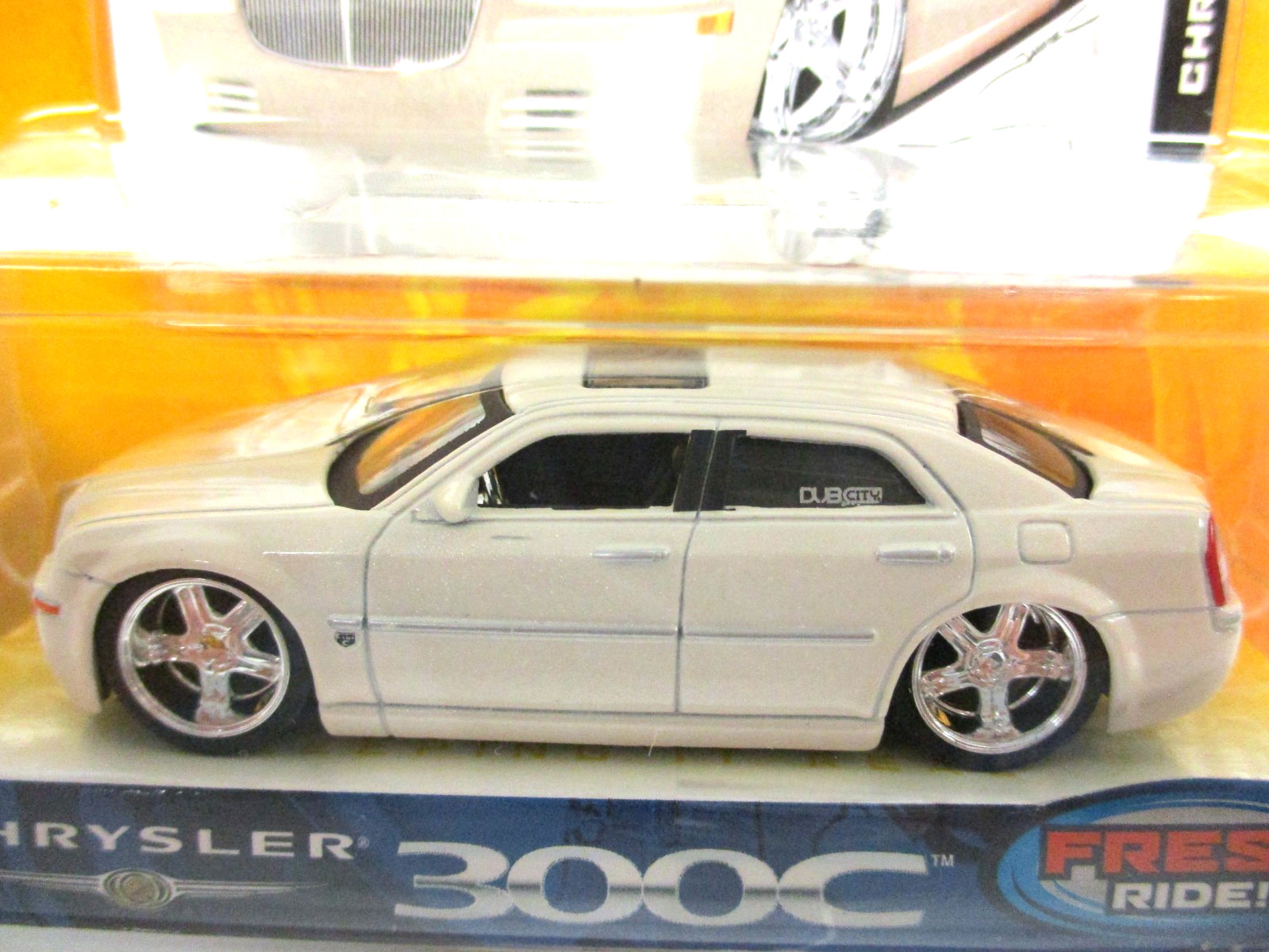JADA – DUB CITY – KUSTOMS – 2005 / 2006 CHRYSLER 300C – 1/64 DIECAST