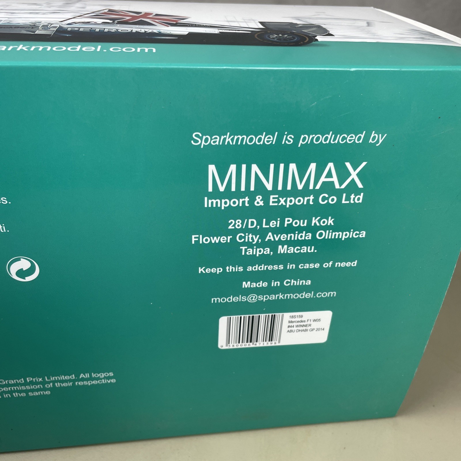 Spark Model 1/18 Lewis Hamilton 2014 Mercedes F1 W05 Winner Abu Dhabi GP 2014