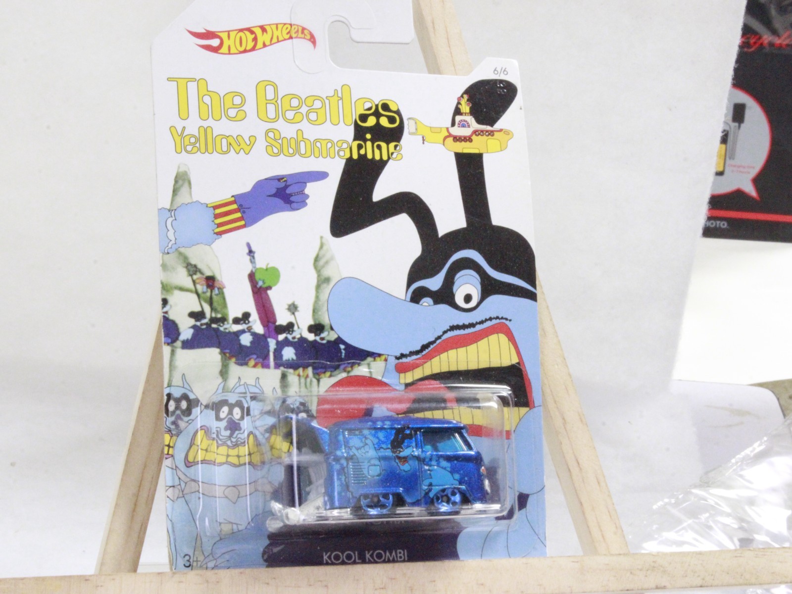 Hot Wheels the BEATLES Yellow Submarine KOOL KOMBI Cast Car 6/6