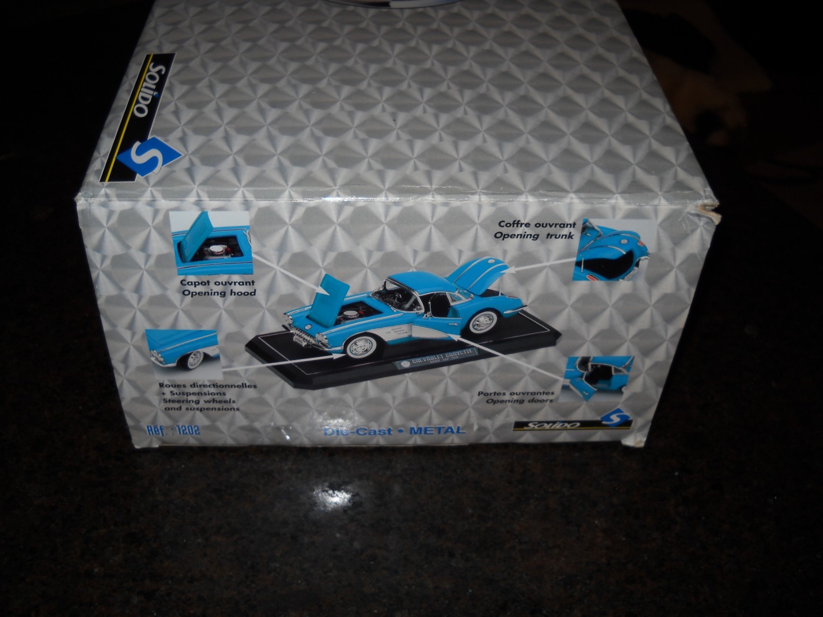 😎–SOLIDO REF.#1202**1958 CHEVROLET CORVETTE–1/12 BLUE H.T.w/REMOVABLE TOP😎