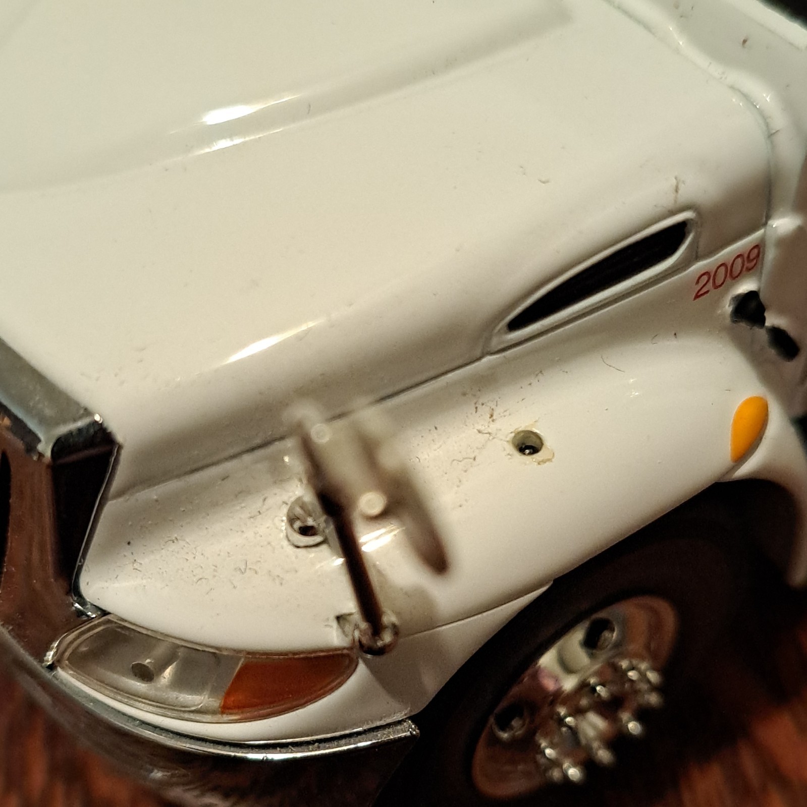 Loomis International Armored Truck 2009 Diecast 1:43 White Silver Black