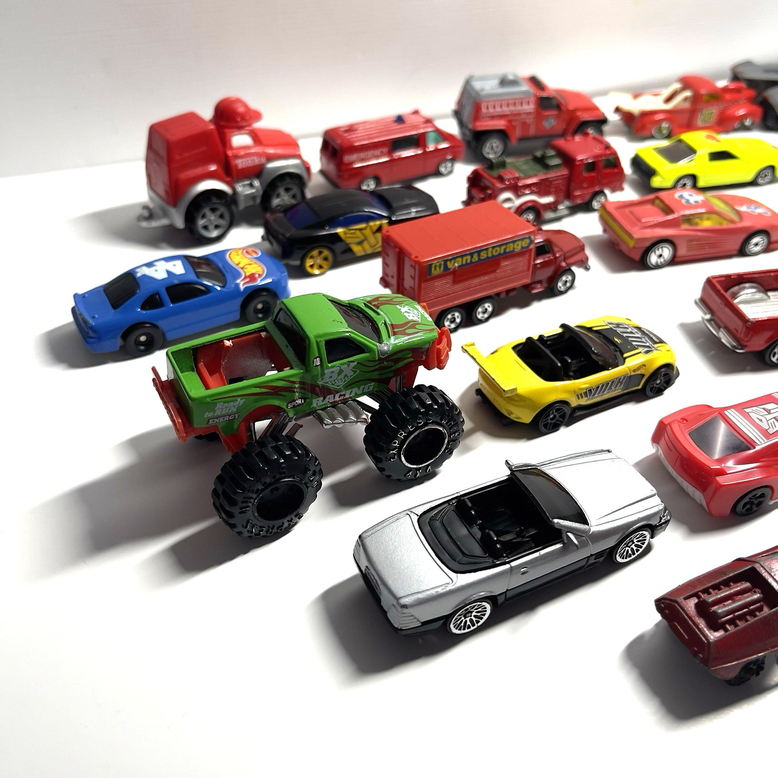 Hot Wheels Tonka Diecast Lot Of 27 Vintage 1:64 Scale Cars/Truck Various Brands