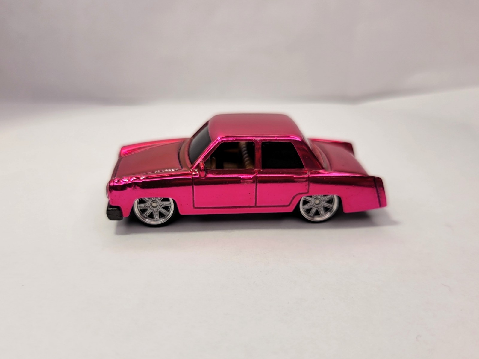 Hot Wheels THE SIMPSONS FAMILY CAR Custom Super Spectraflame & Real Riders 1:64