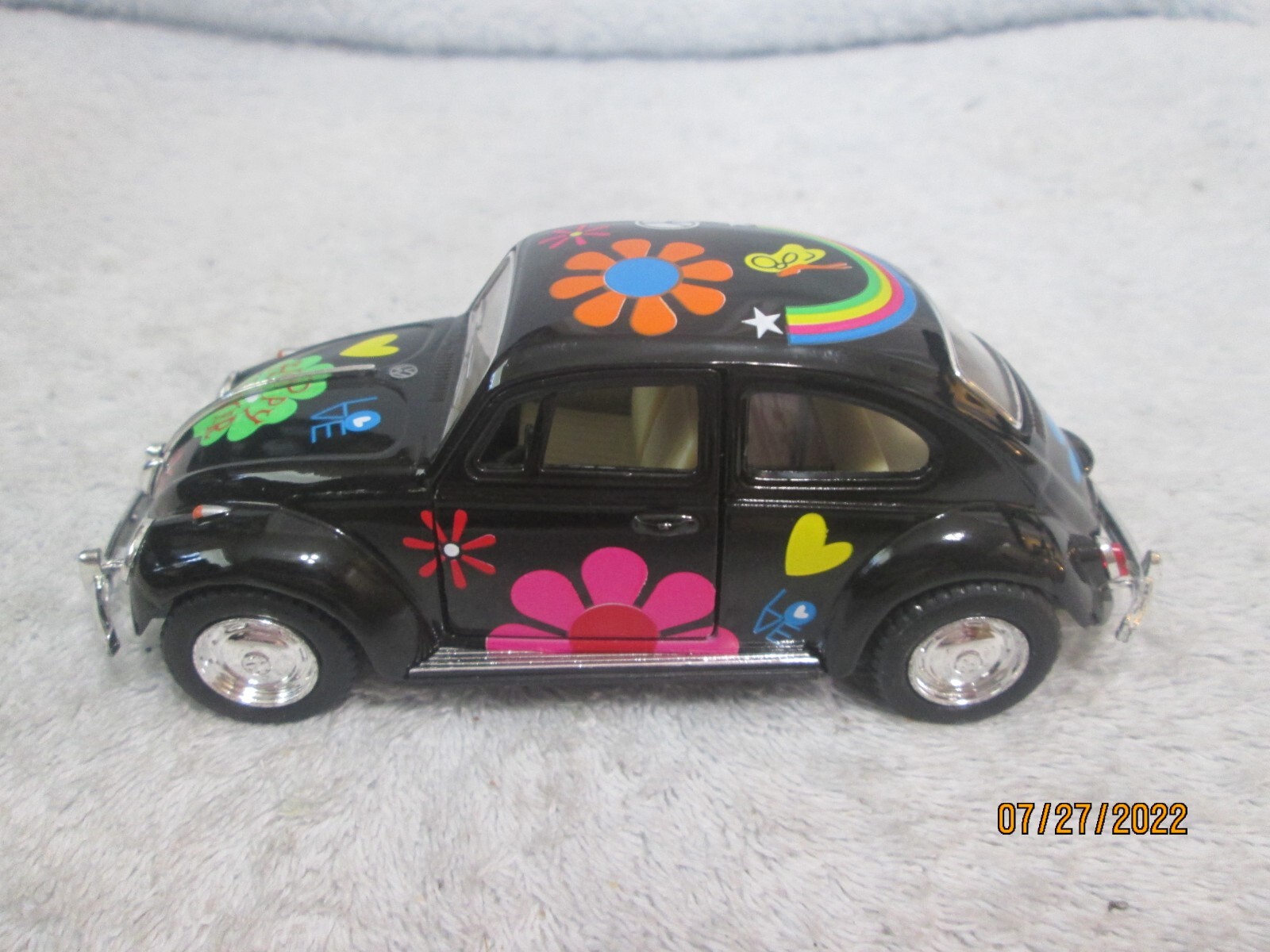 Set Of 3 Kintoy Die Cast Volkswagen Beetle 1967 Cars (2 Happy Flower 1 Police)