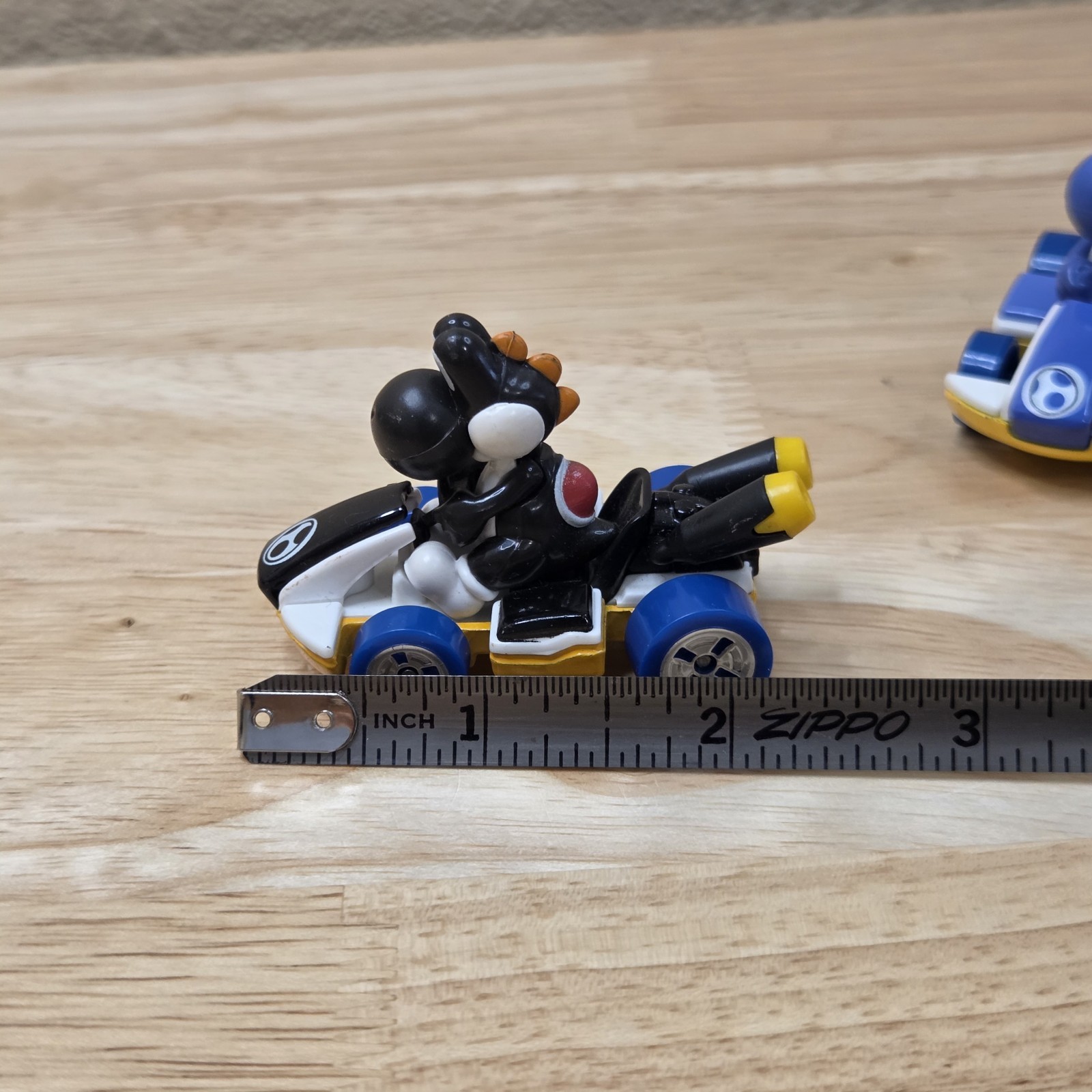2018 Yoshi Mattel Hot Wheels Die-Cast Standard Kart (Black & Blue? / Purple?)