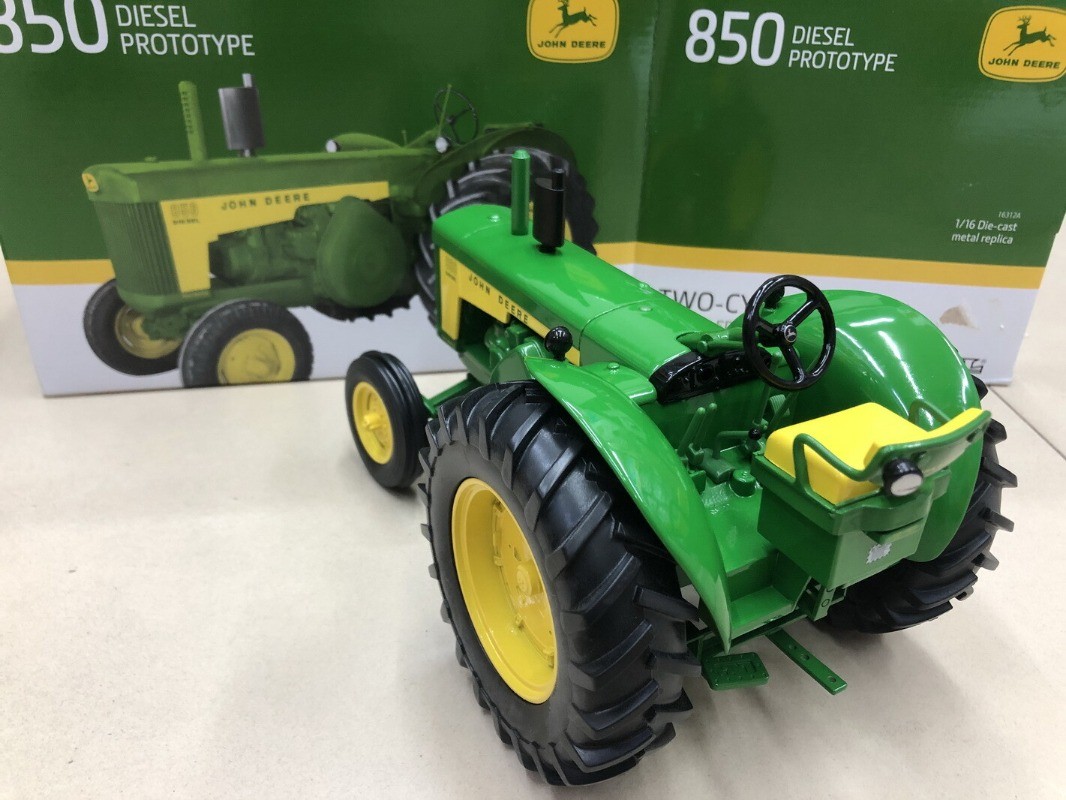 ERTL 1/16 JOHN DEERE 850 Tractor Diecast Model Toy-Gift for Tractor Enthusiasts