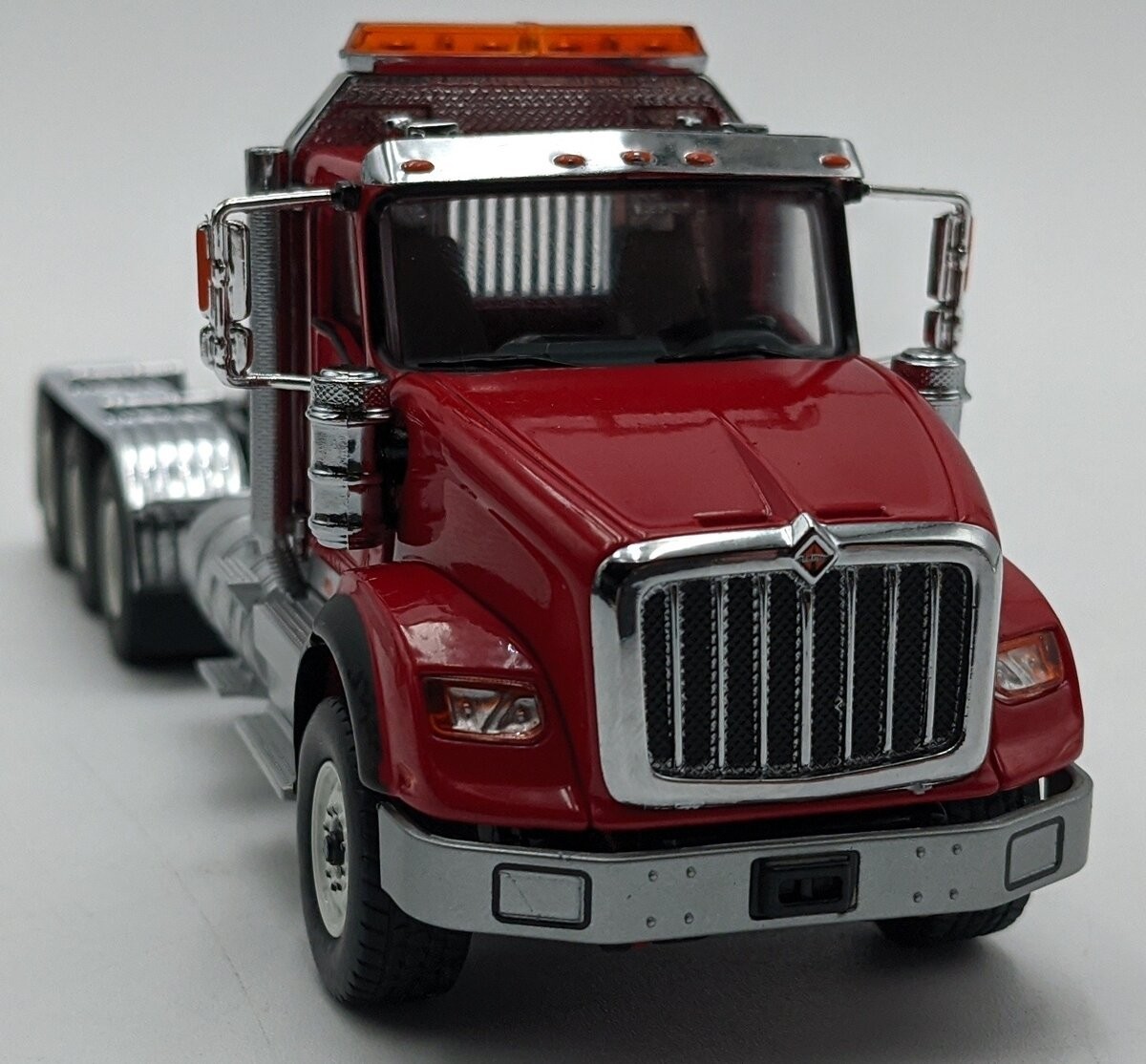 DieCast Masters 71008 1:50 Red International HX620 Day Cab Tridem Tractor NIB
