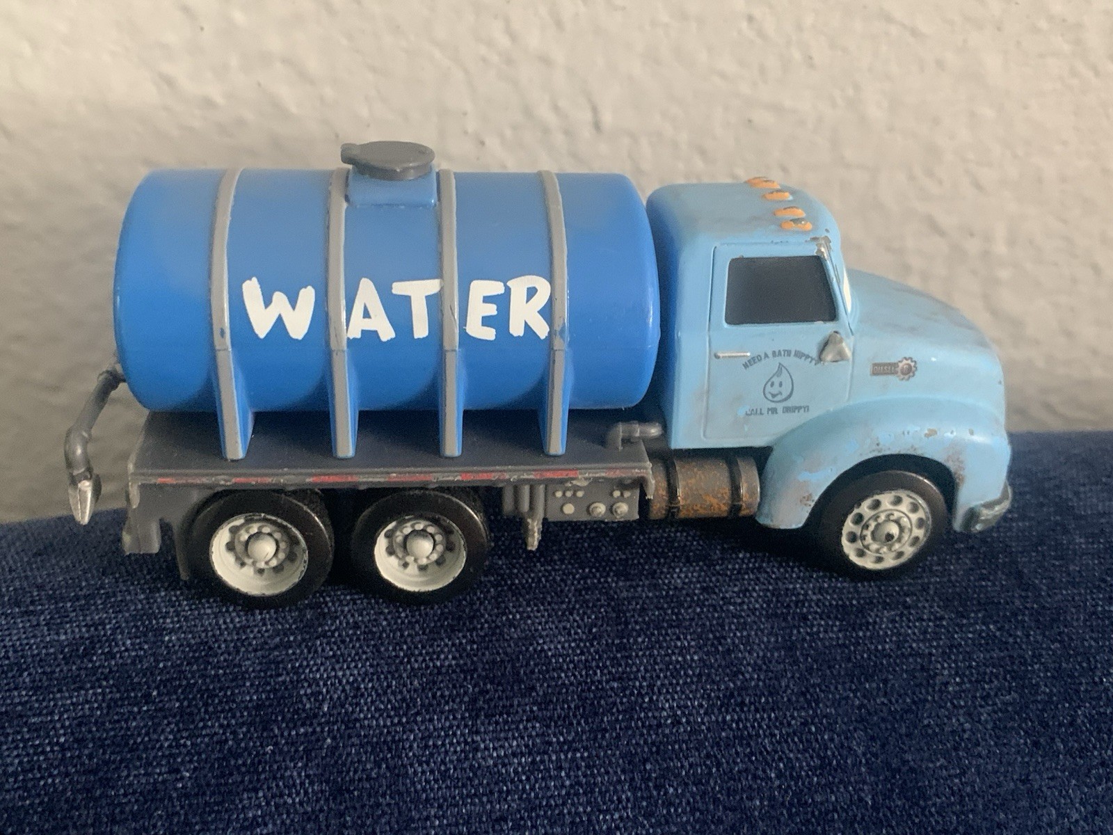 Disney Pixar Cars 1:55 Die Cast Mr. Drippy Water Truck Mattel Toy
