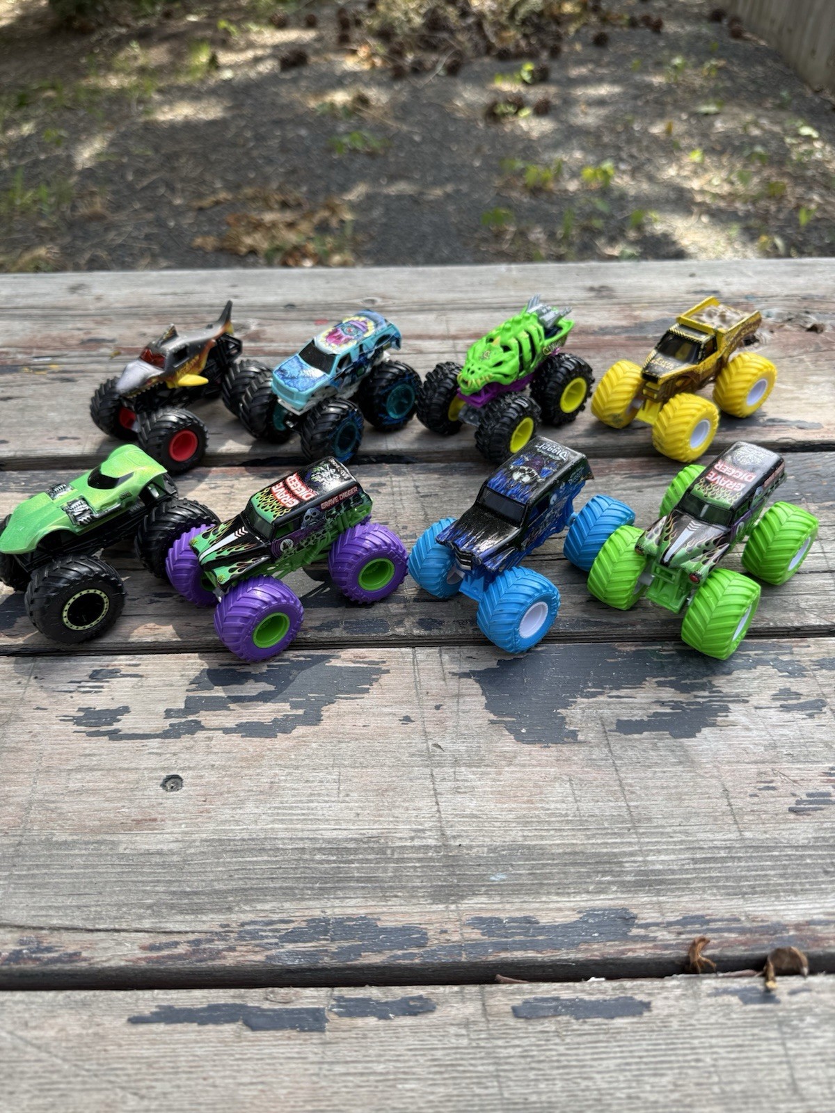Hot Wheels Monster Trucks -BKT Assorted Style Multi Color Lot Of 8 1:64 EUC