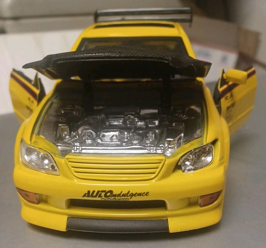Jada Toys Dub City Import Racer! Lexus IS300 Toyota Altezza Yellow/Black 1/24
