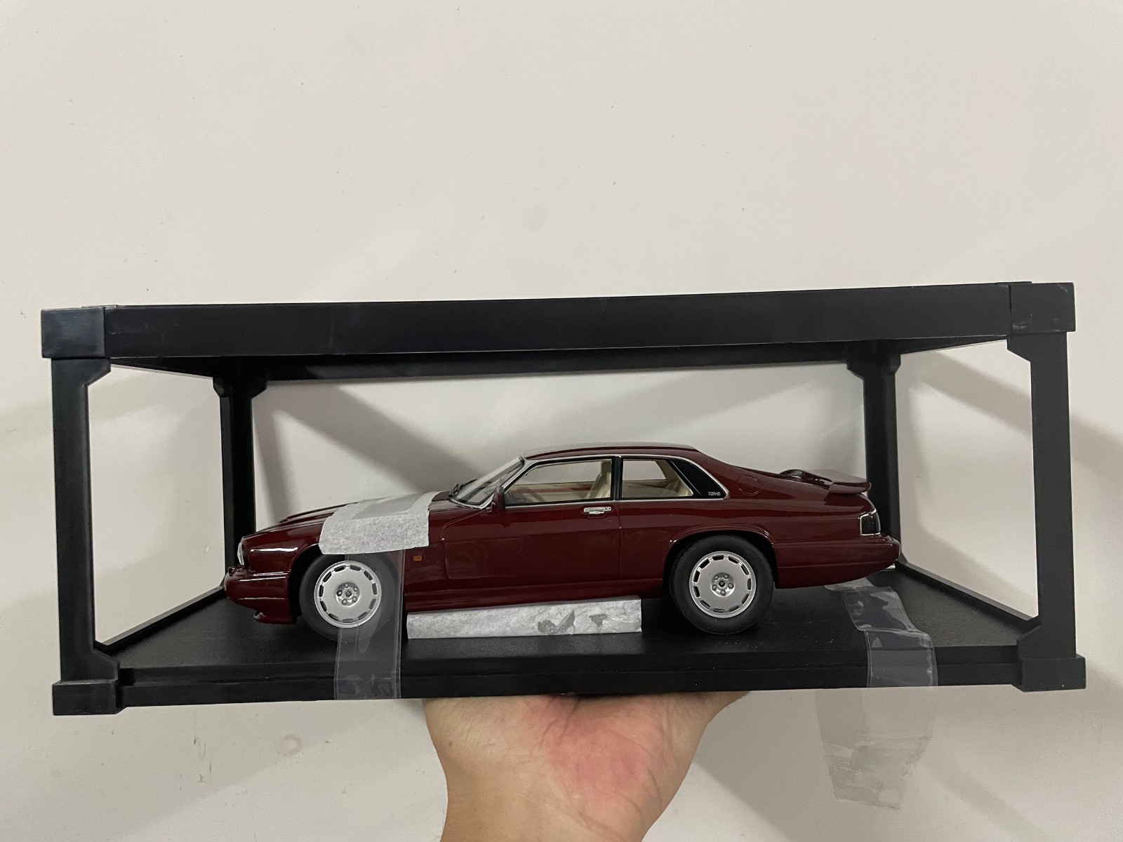 Cult Models! 1:18 Scale Resin Model Car Jaguar XJR-S Regency Red 1993 New in Box