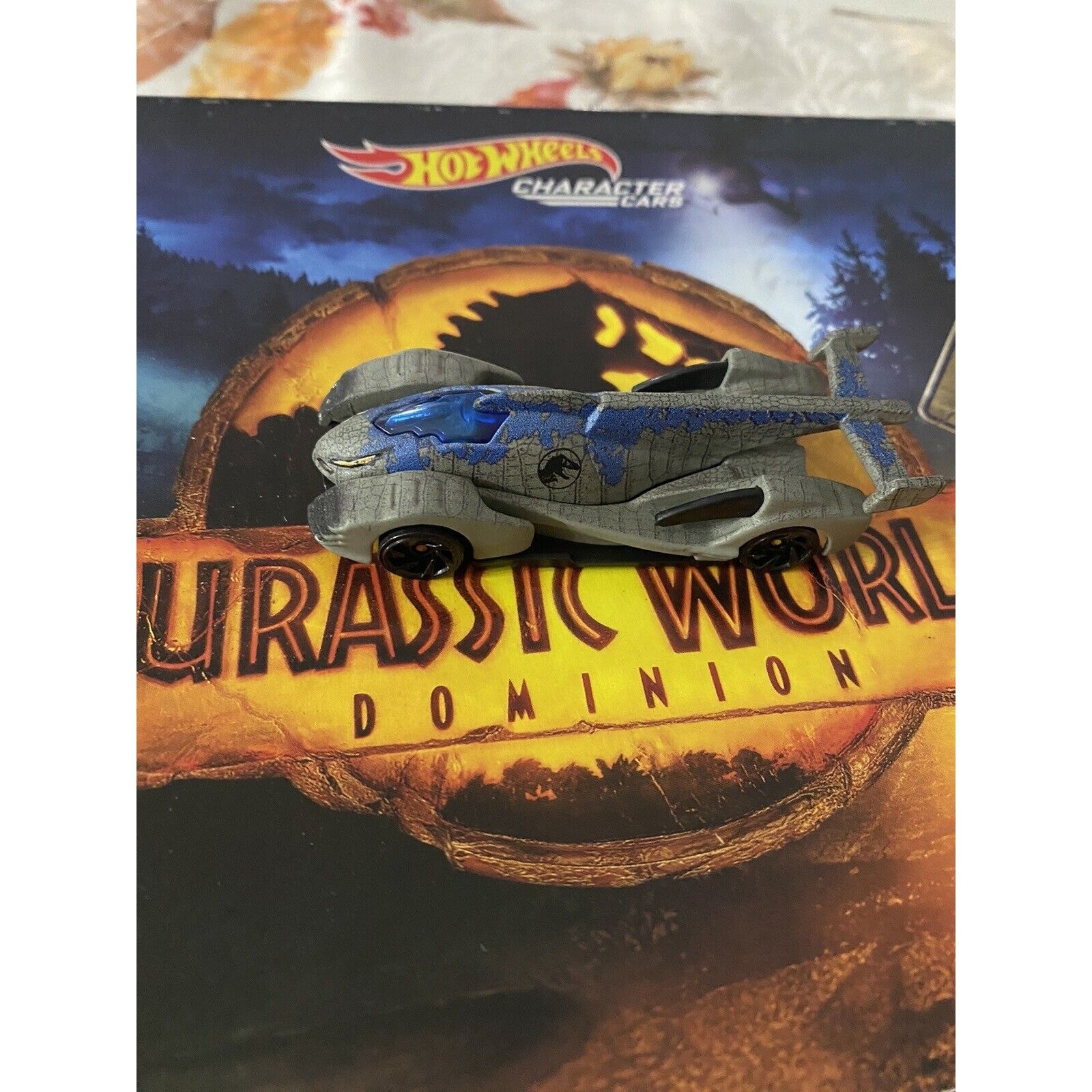Hot Wheels Jurassic World Dominion 2022 Dinosaur Character Car 5 Pack Box Set