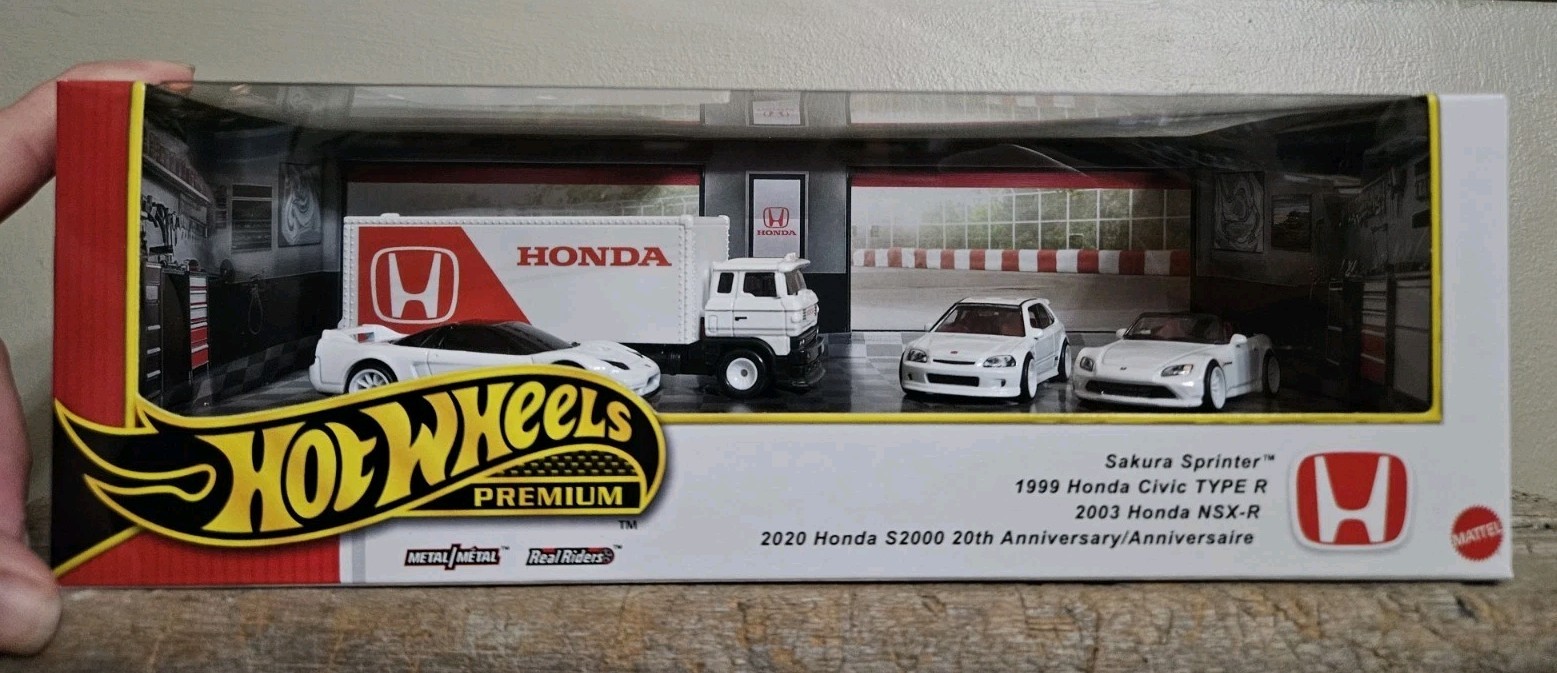 Hot Wheels 2025 Premium Collector Diorama Honda Set Civic Type-R, NSX-R, S2000