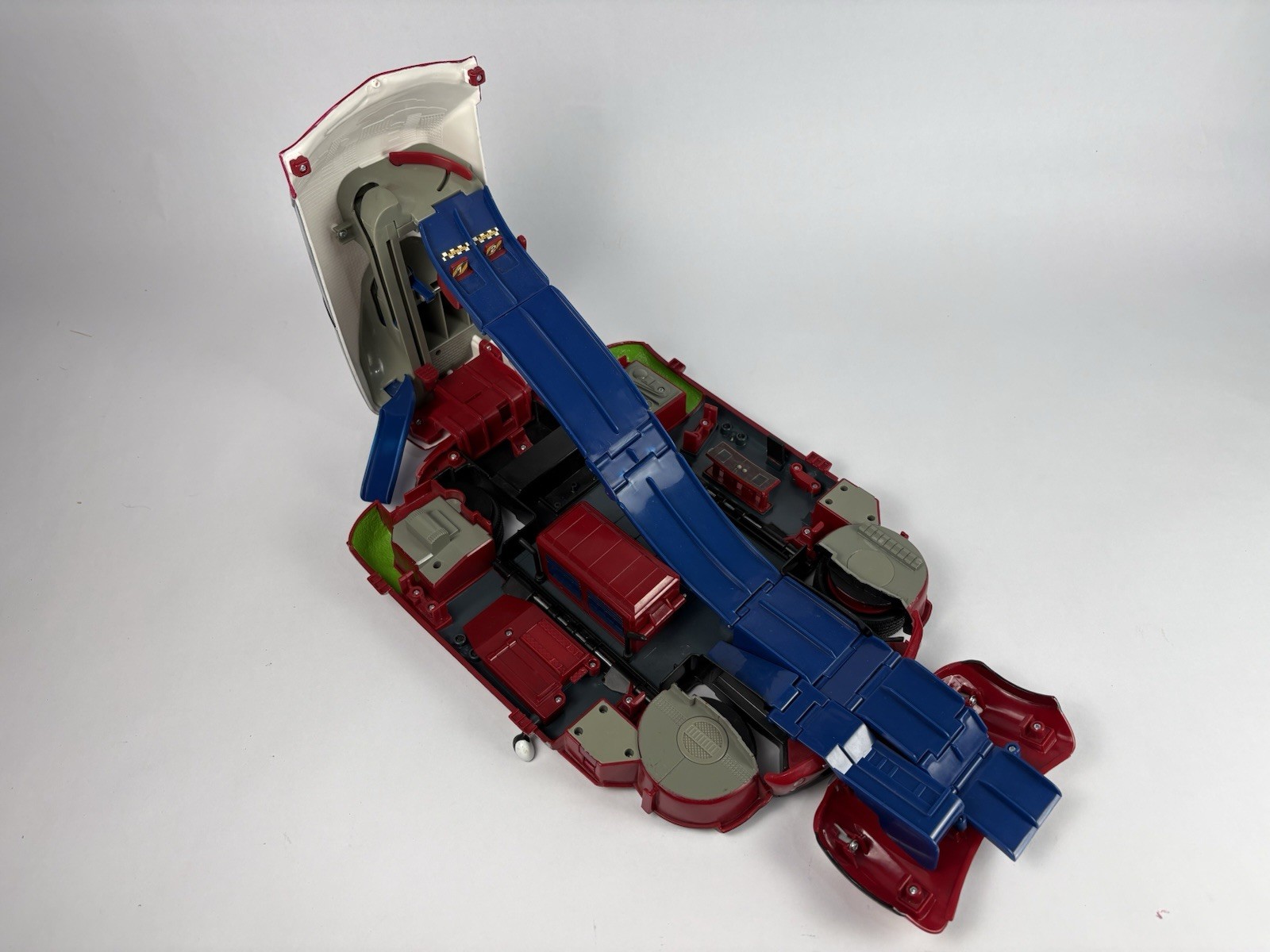 Playmates Micro Machines Mini Cooper with 2 Micro Cars – FOLDS OUT – 2004